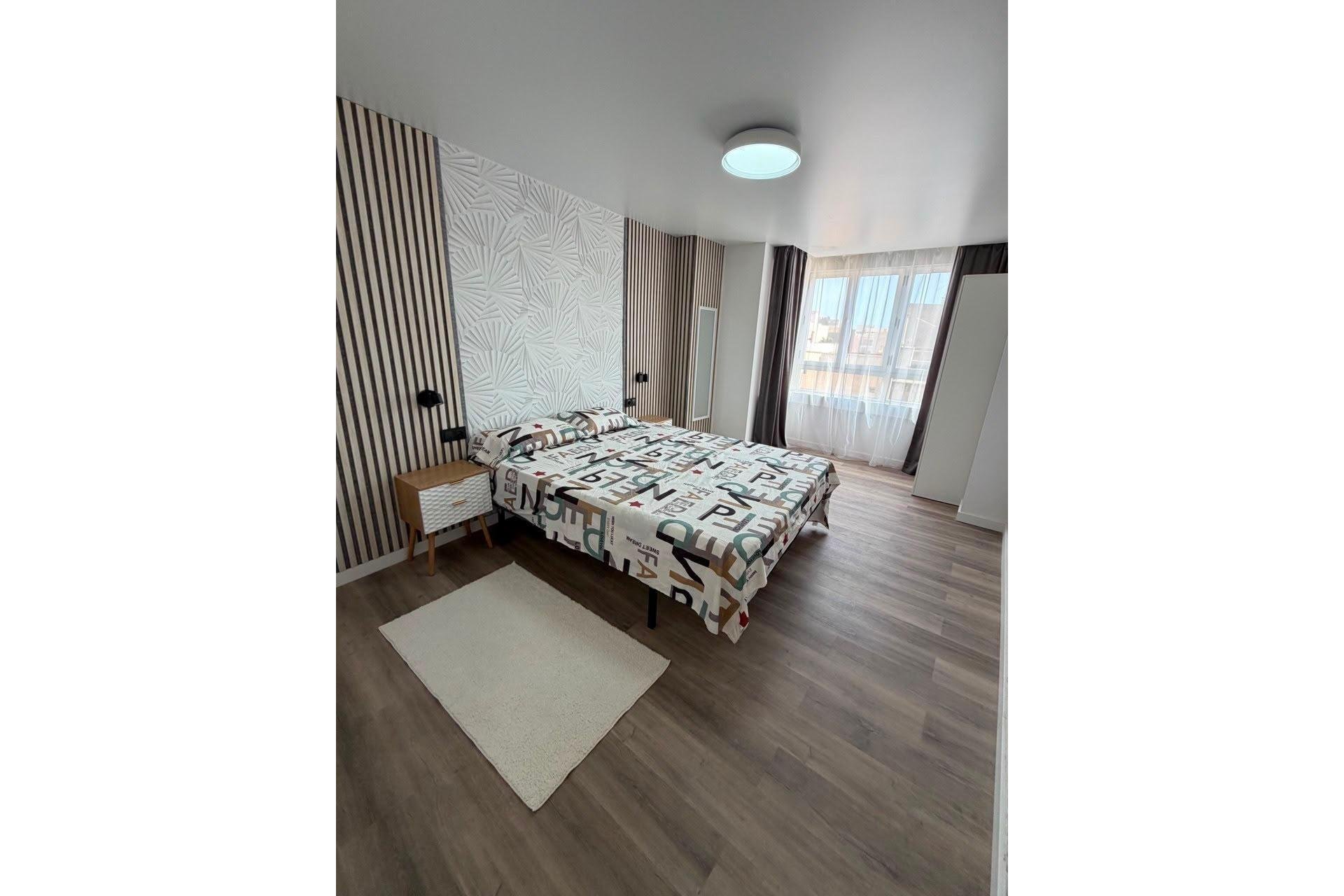 Revente - Apartment -
Torrevieja - Centro