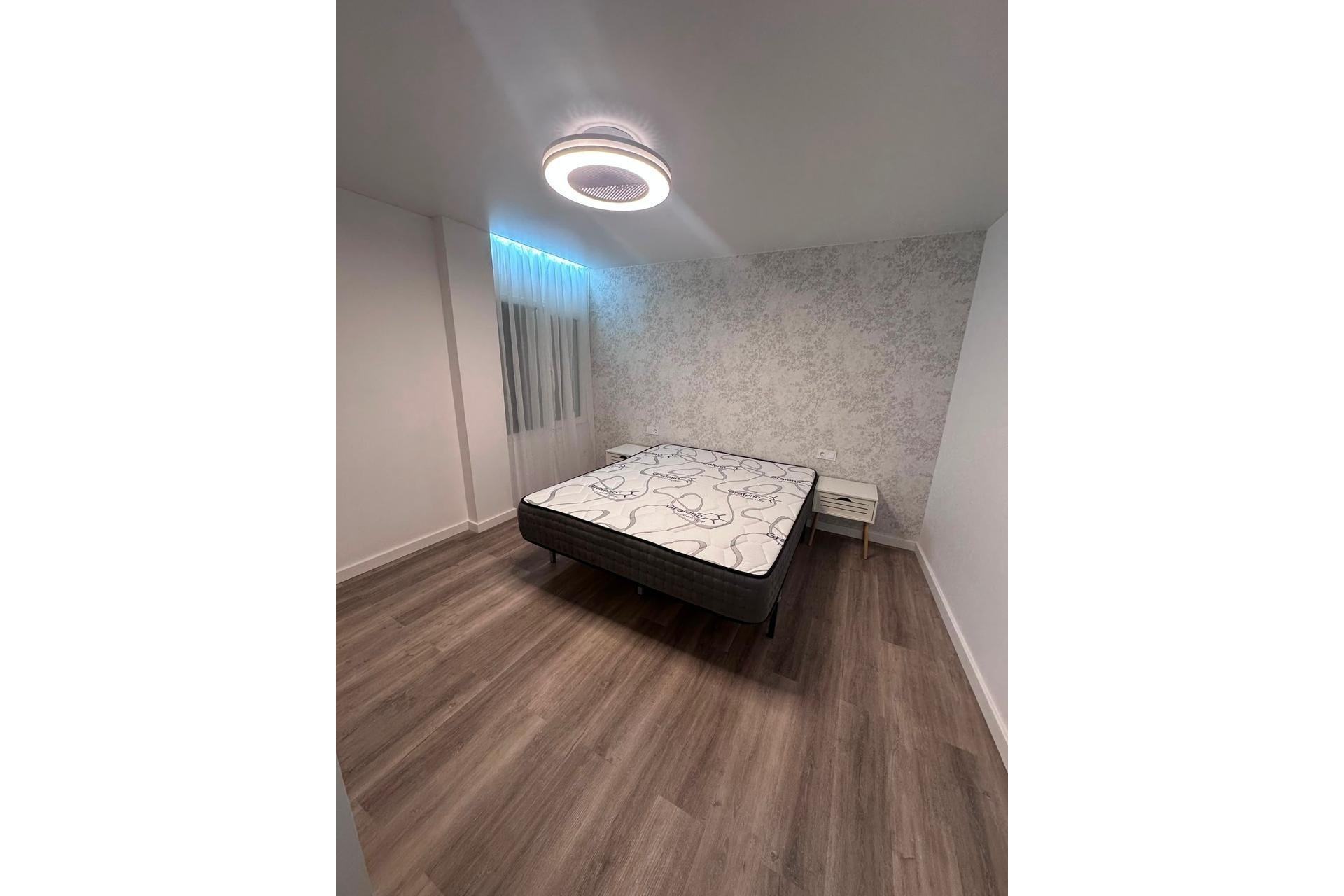 Revente - Apartment -
Torrevieja - Centro