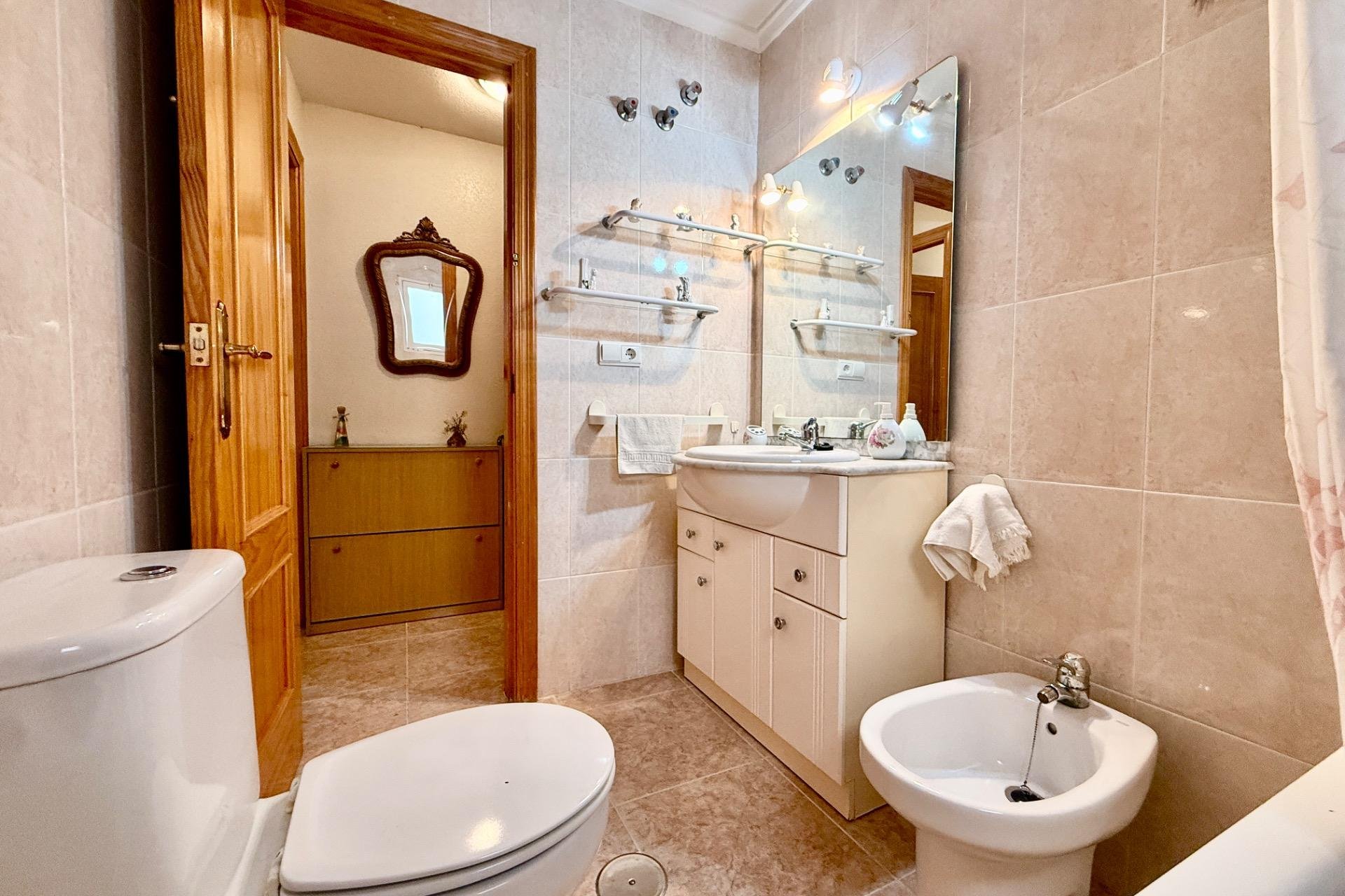 Revente - Apartment -
Torrevieja - Centro