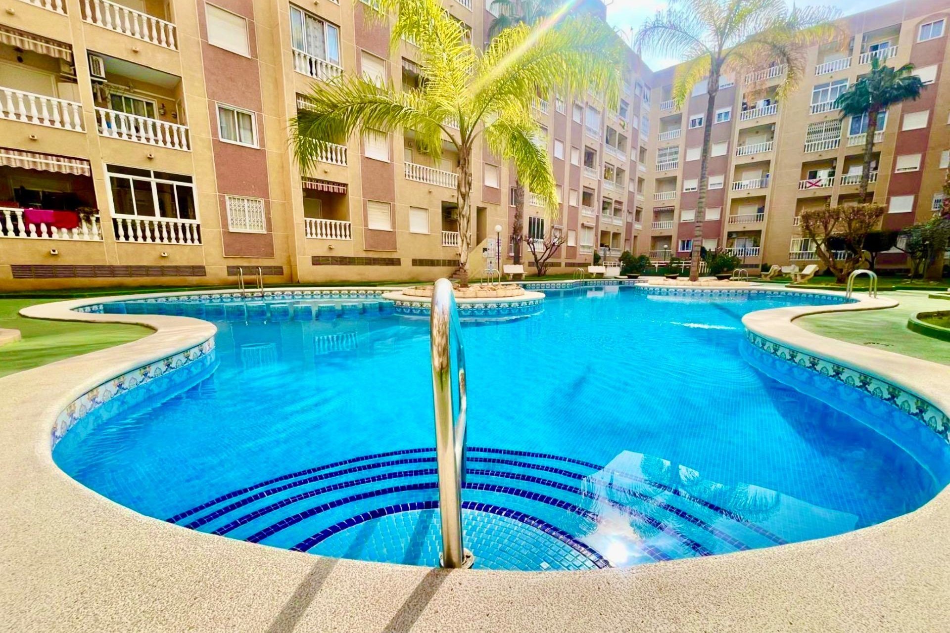 Revente - Apartment -
Torrevieja - Centro