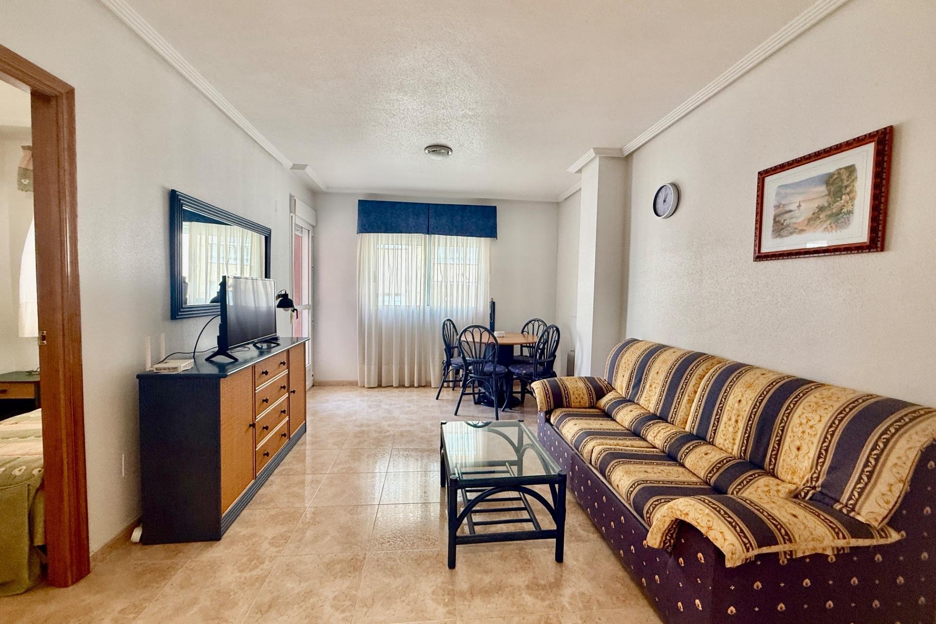 Revente - Apartment -
Torrevieja - Centro