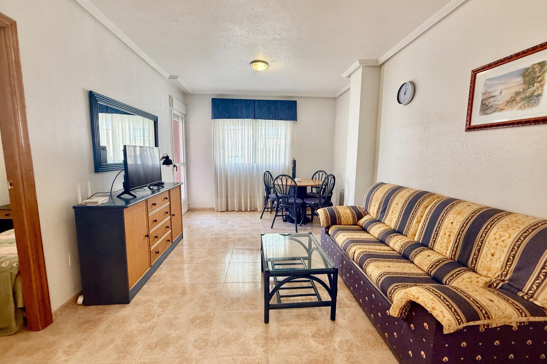 Revente - Apartment -
Torrevieja - Centro