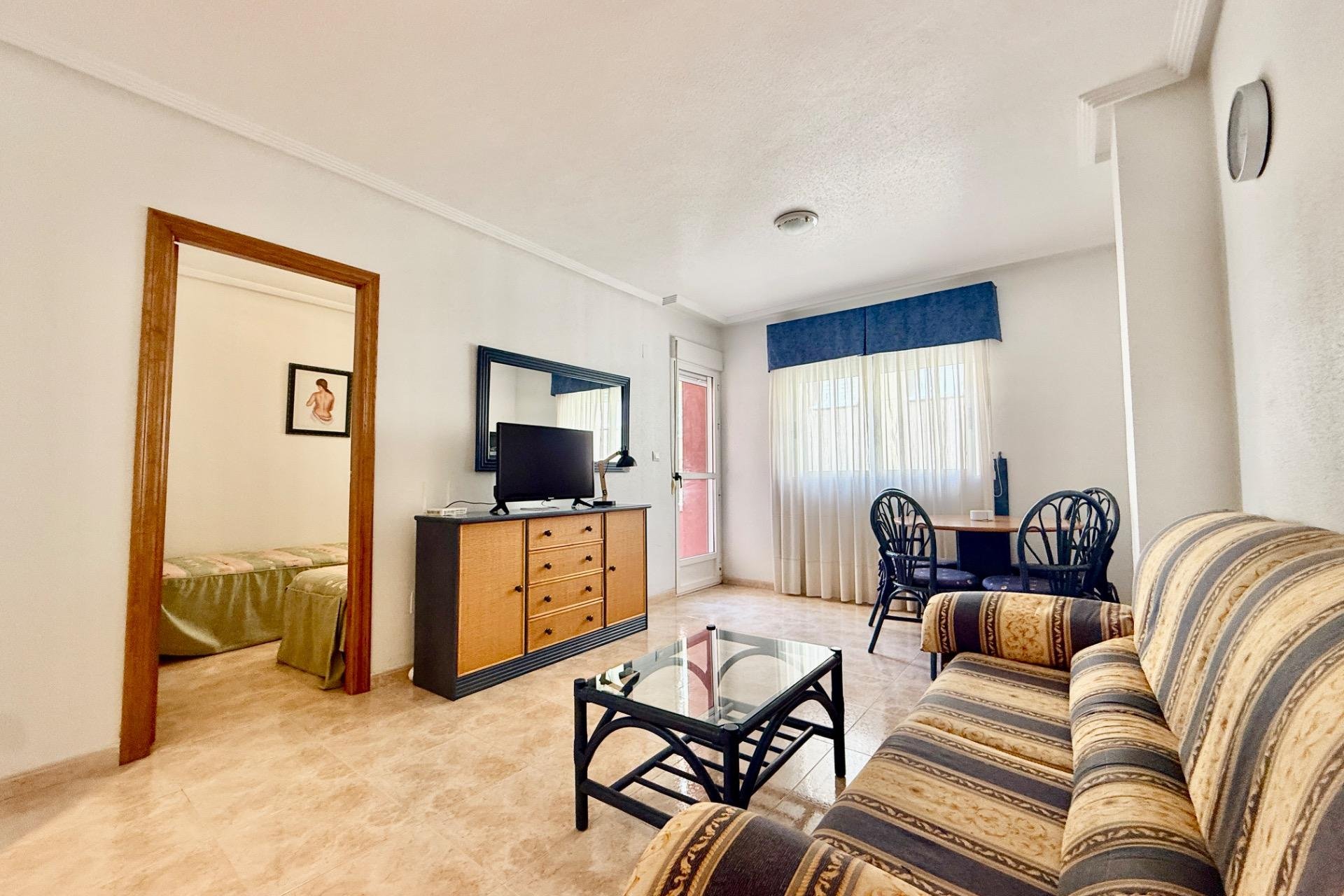 Revente - Apartment -
Torrevieja - Centro