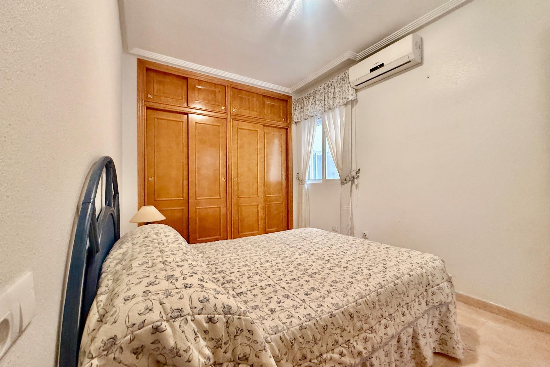 Revente - Apartment -
Torrevieja - Centro