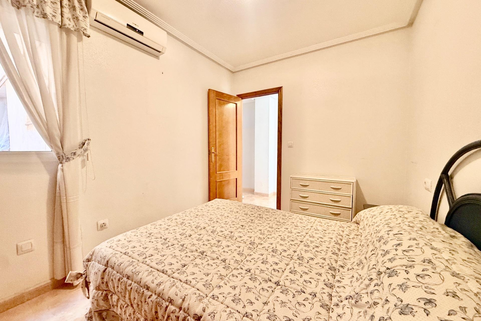 Revente - Apartment -
Torrevieja - Centro