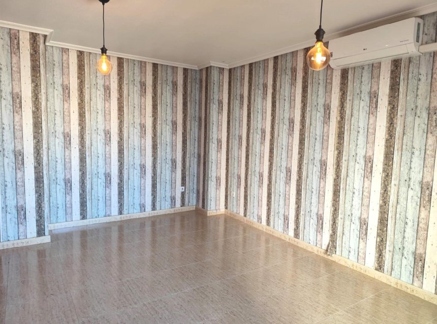 Revente - Apartment -
Torrevieja - Centro