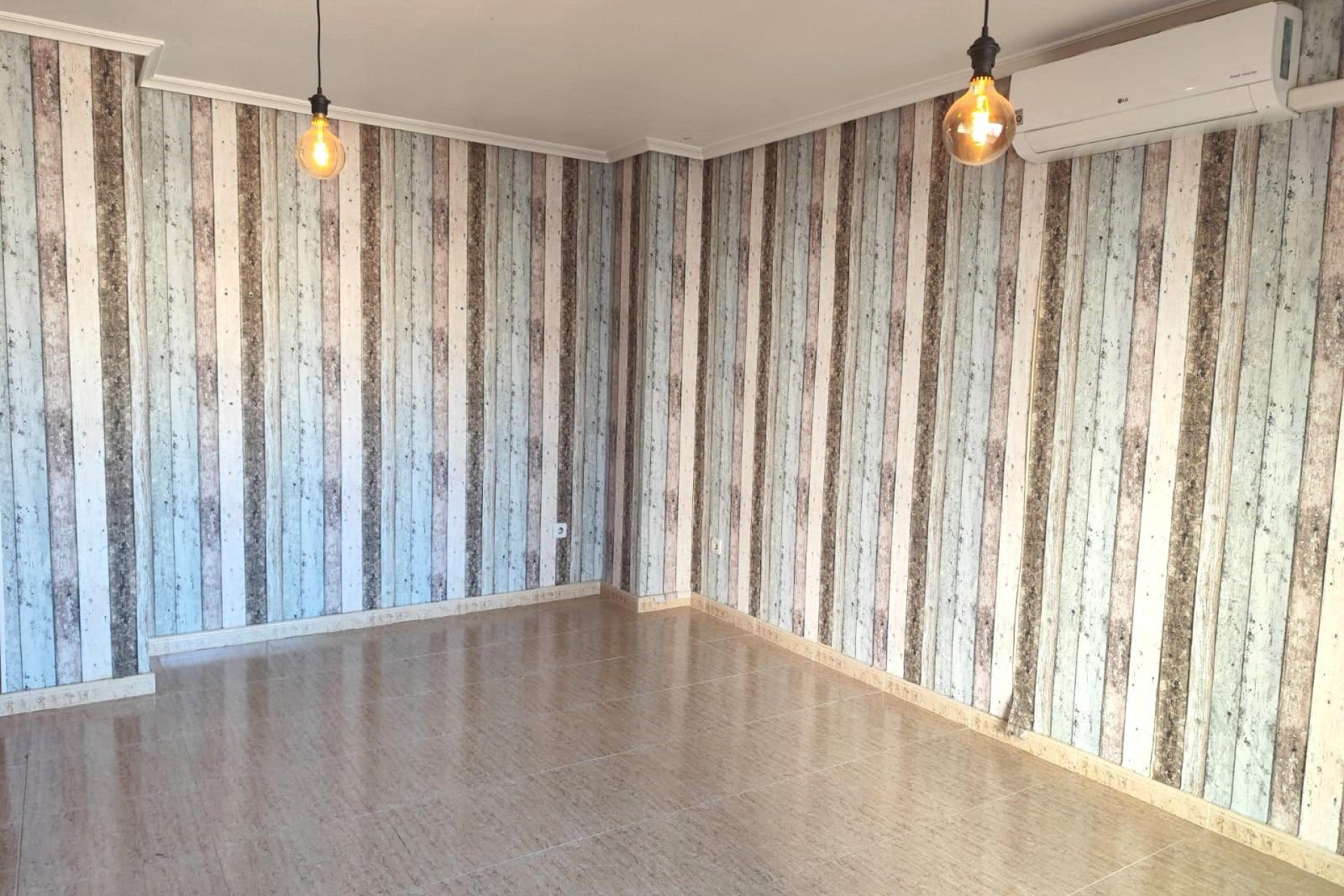 Revente - Apartment -
Torrevieja - Centro