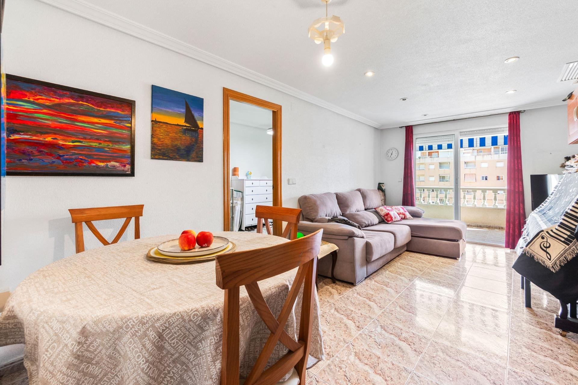 Revente - Apartment -
Torrevieja - Centro