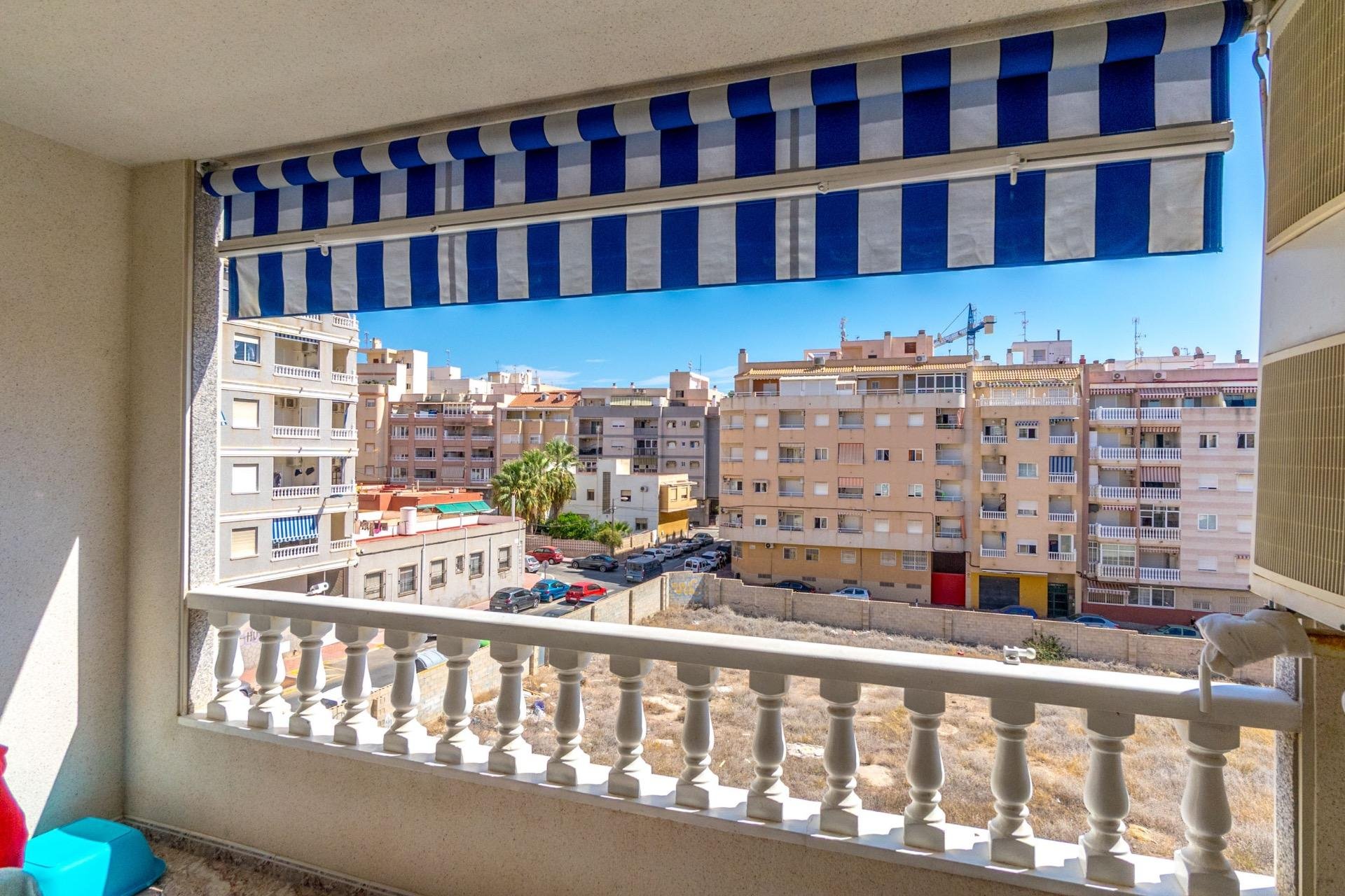 Revente - Apartment -
Torrevieja - Centro