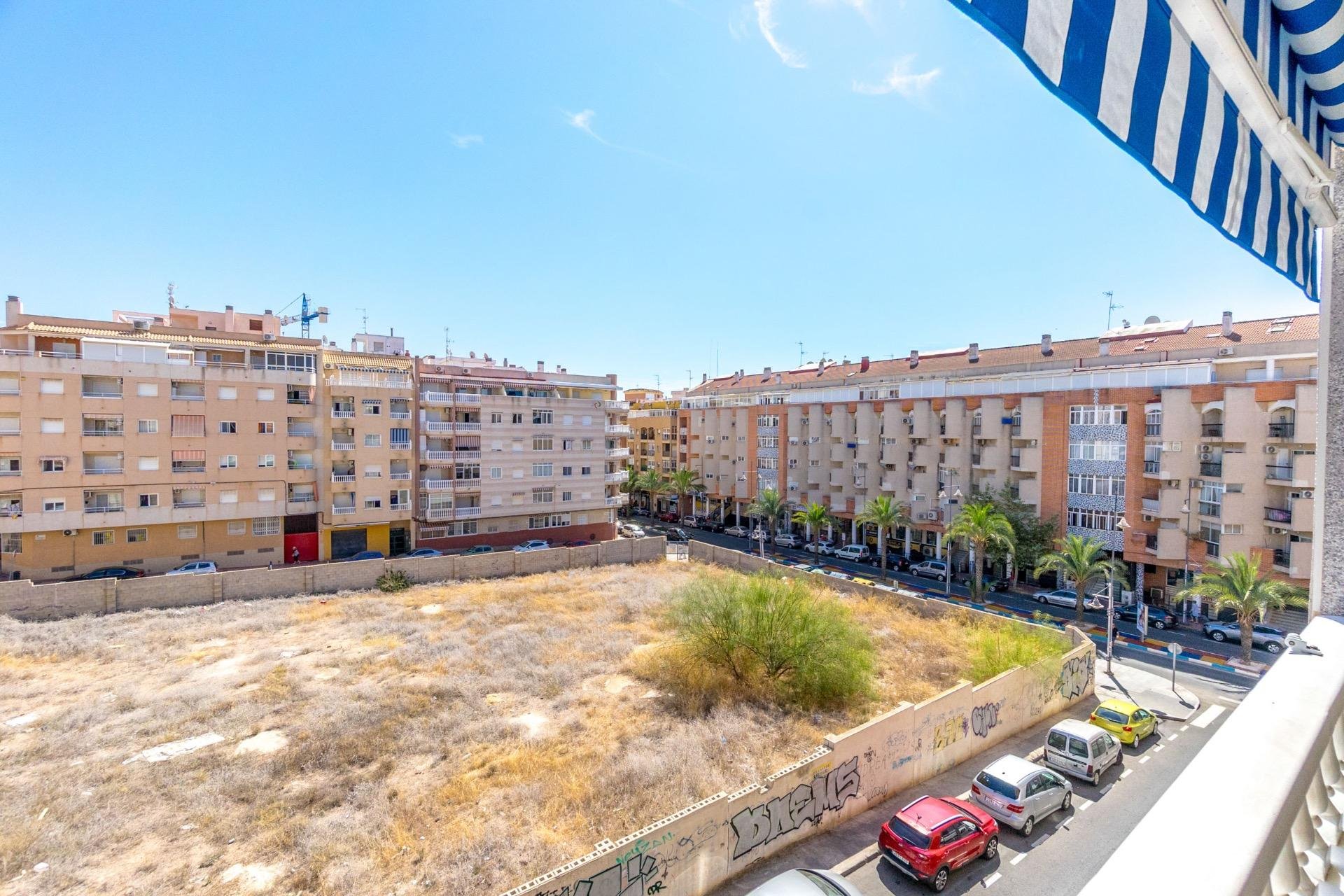 Revente - Apartment -
Torrevieja - Centro