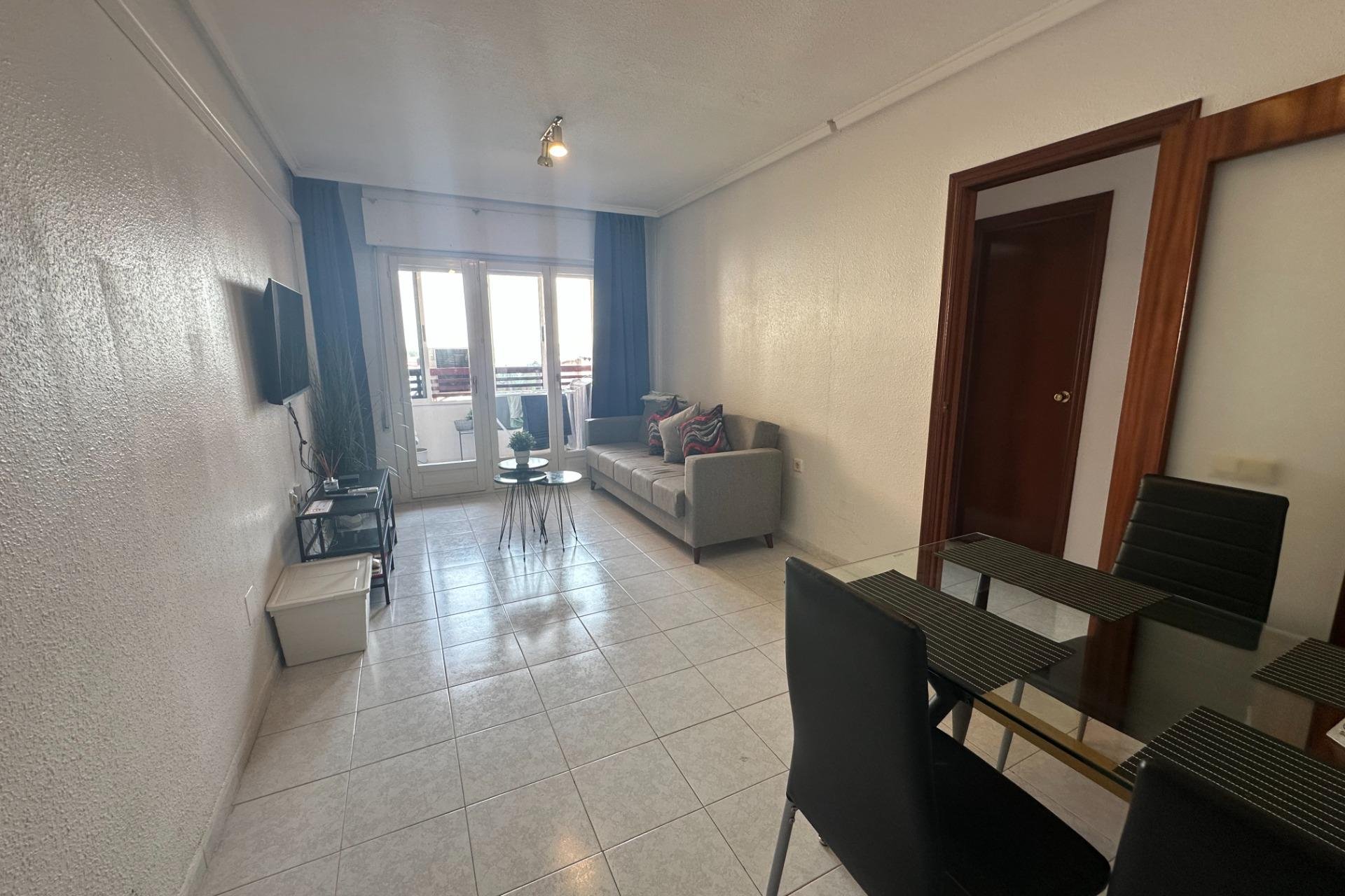 Revente - Apartment -
Torrevieja - Centro