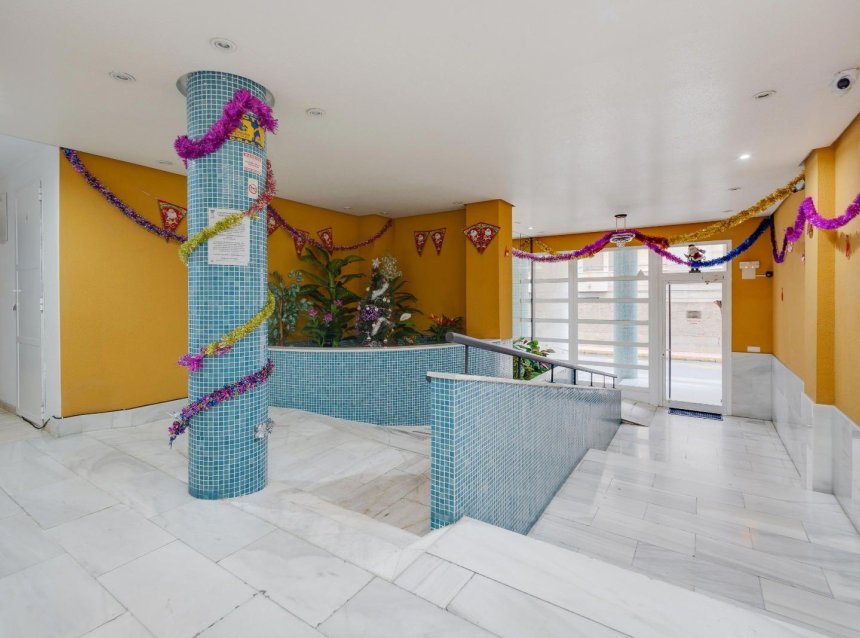 Revente - Apartment -
Torrevieja - Centro