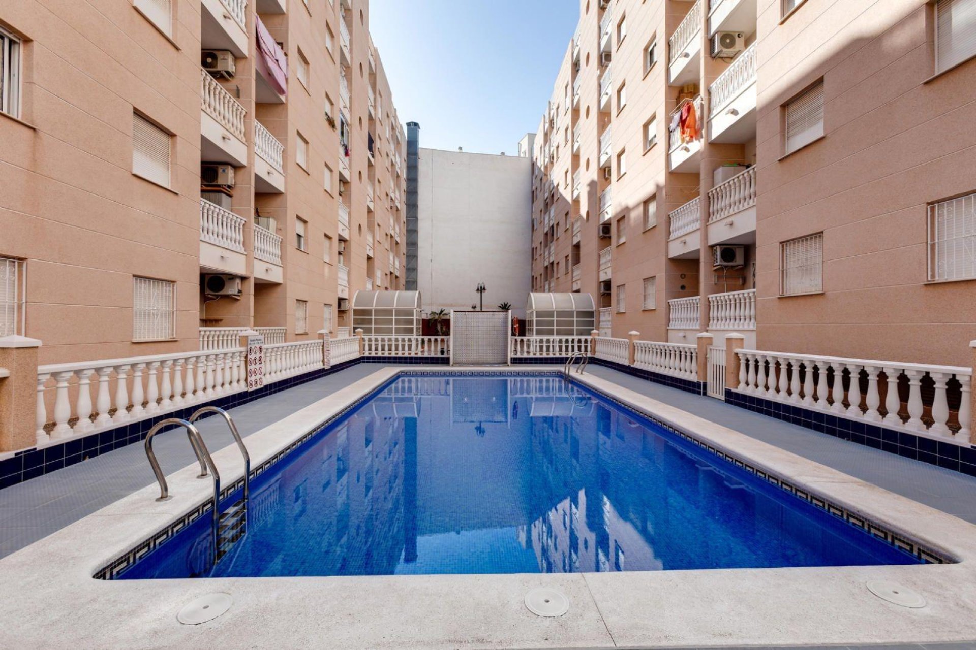 Revente - Apartment -
Torrevieja - Centro