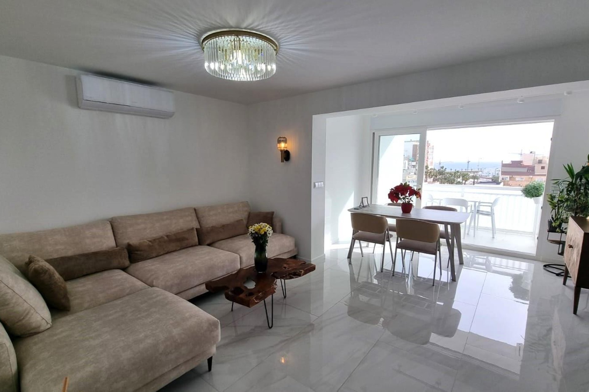Revente - Apartment -
Torrevieja - Centro