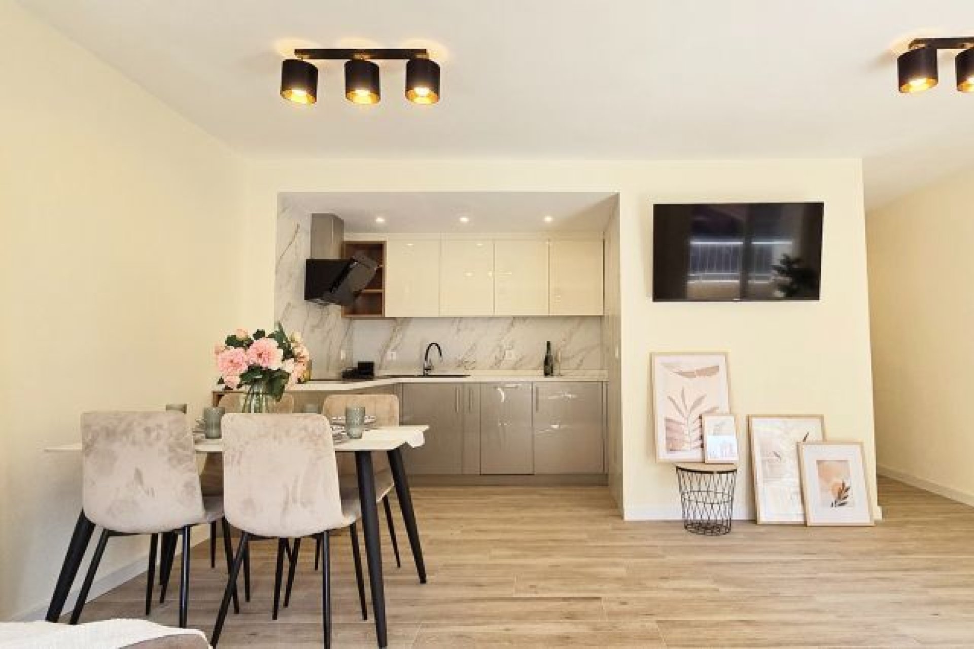 Revente - Apartment -
Torrevieja - Centro