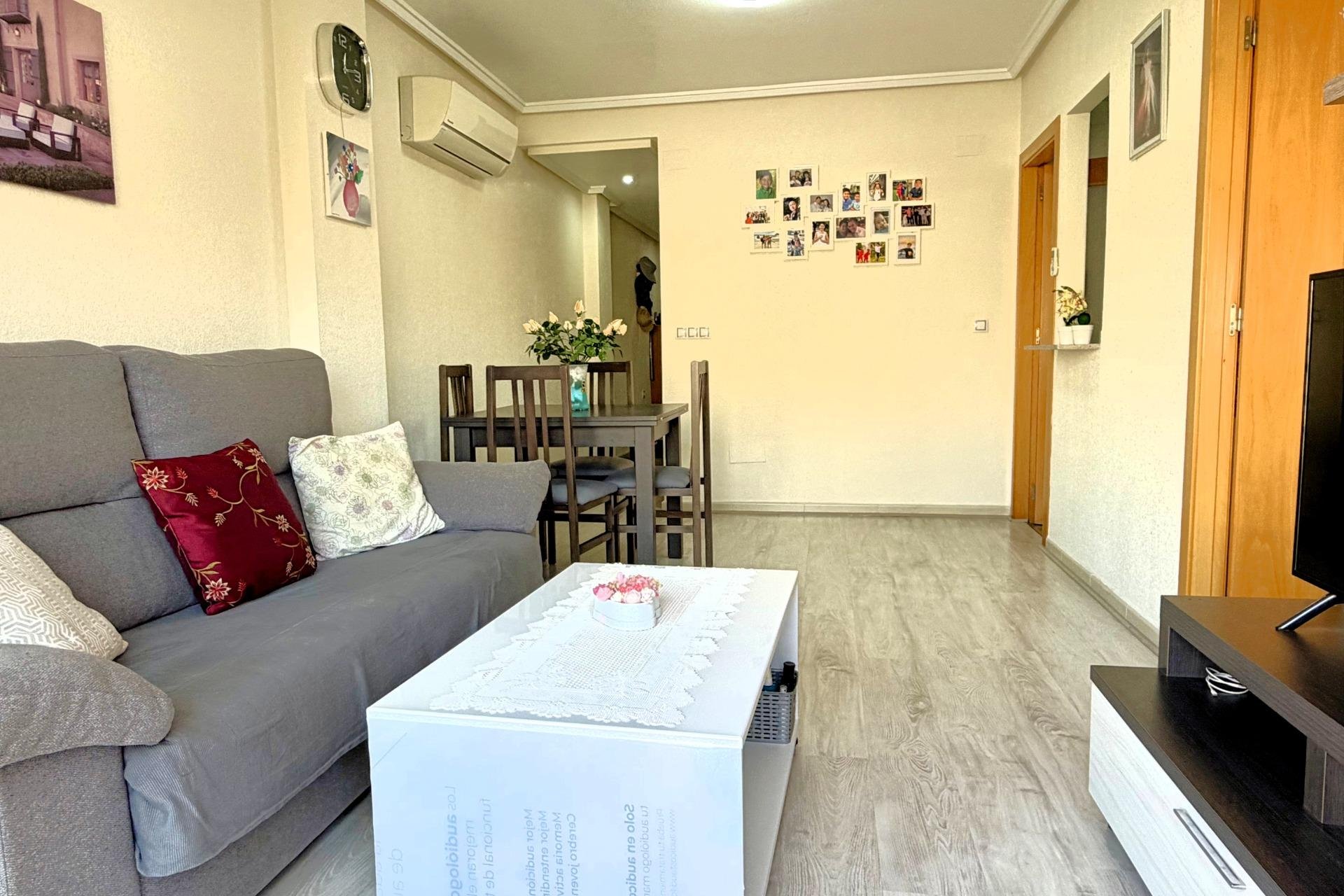 Revente - Apartment -
Torrevieja - El Molino