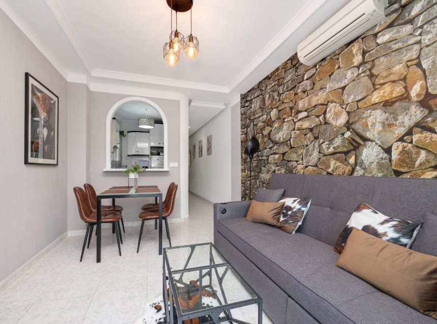 Revente - Apartment -
Torrevieja - Estacion De Autobuses