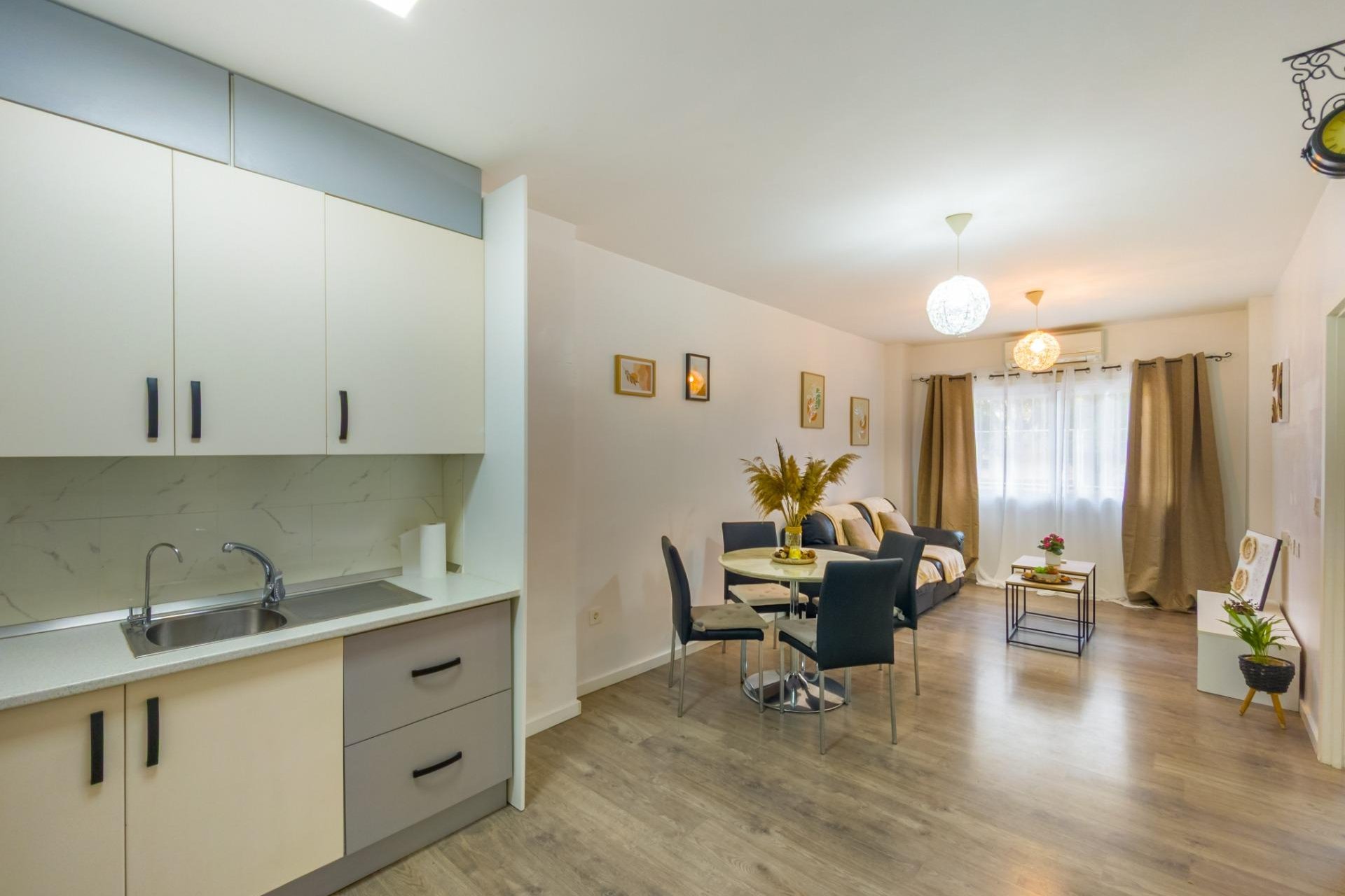 Revente - Apartment -
Torrevieja - Estacion De Autobuses