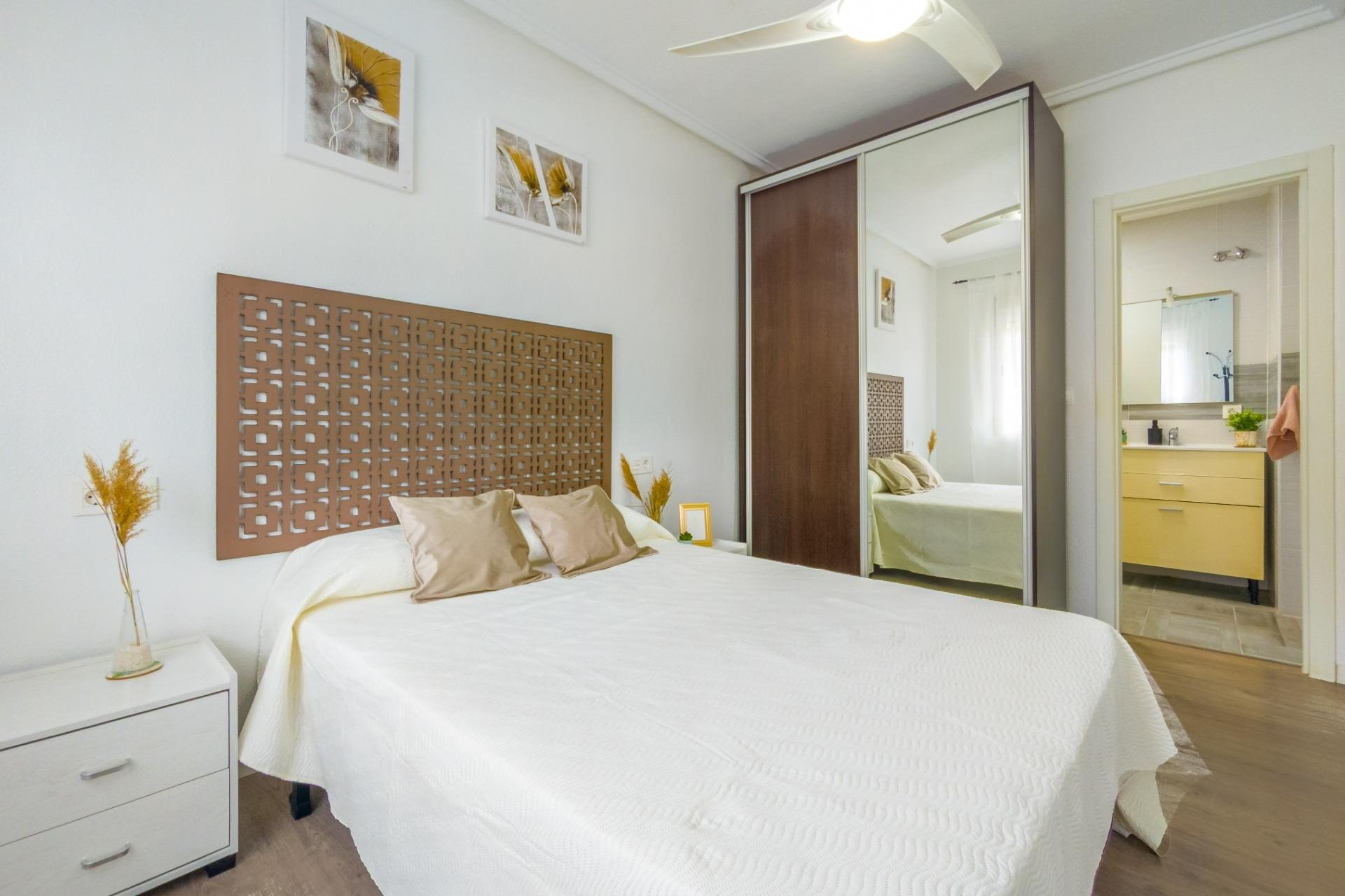 Revente - Apartment -
Torrevieja - Estacion De Autobuses