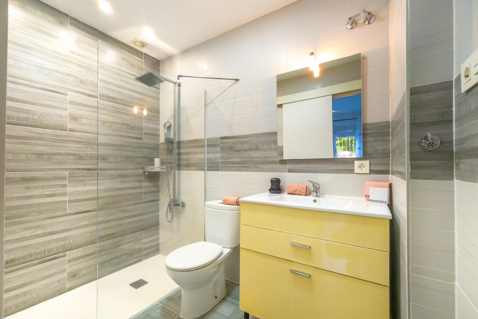 Revente - Apartment -
Torrevieja - Estacion De Autobuses