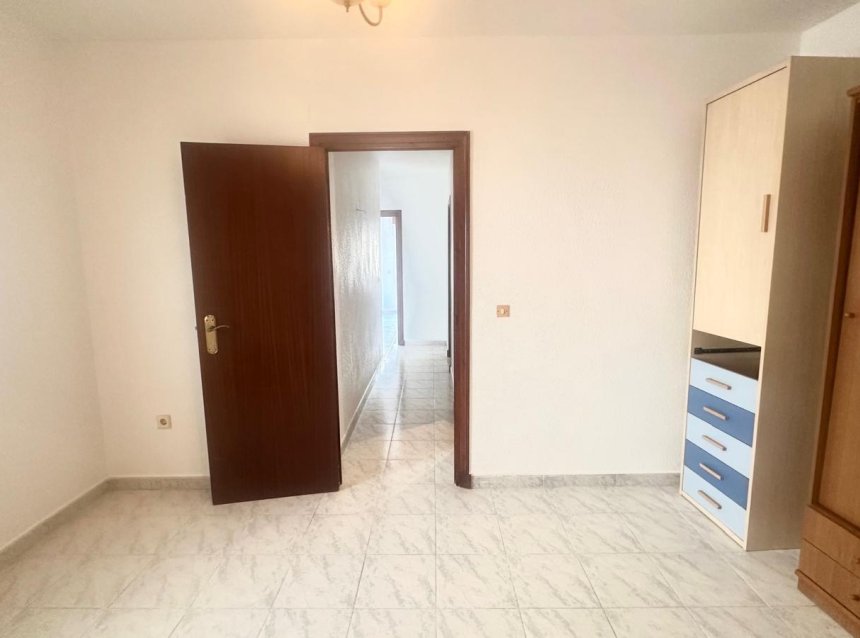 Revente - Apartment -
Torrevieja - Estacion De Autobuses