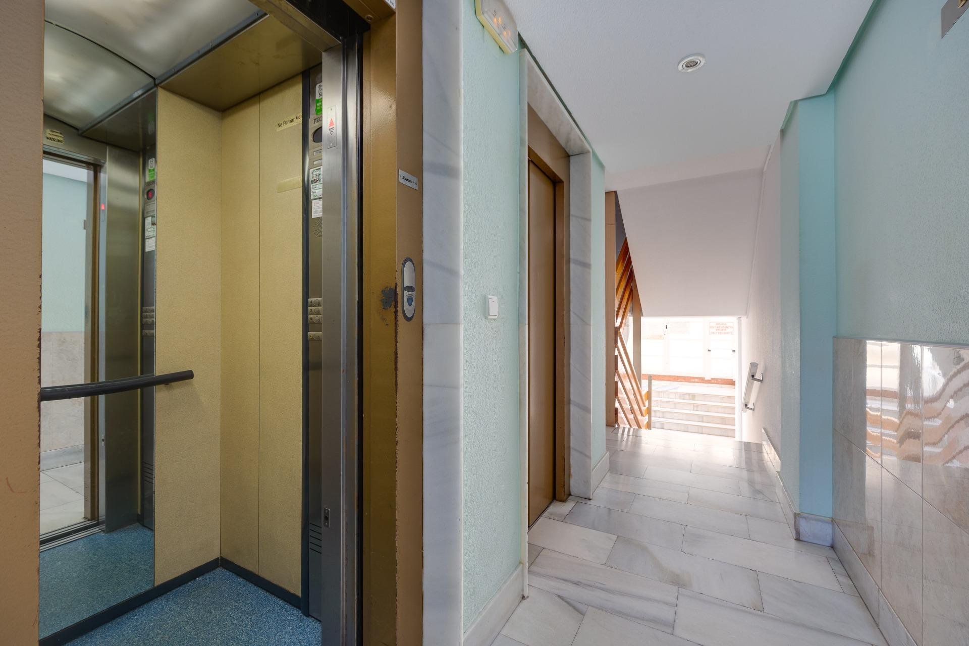 Revente - Apartment -
Torrevieja - Estacion De Autobuses