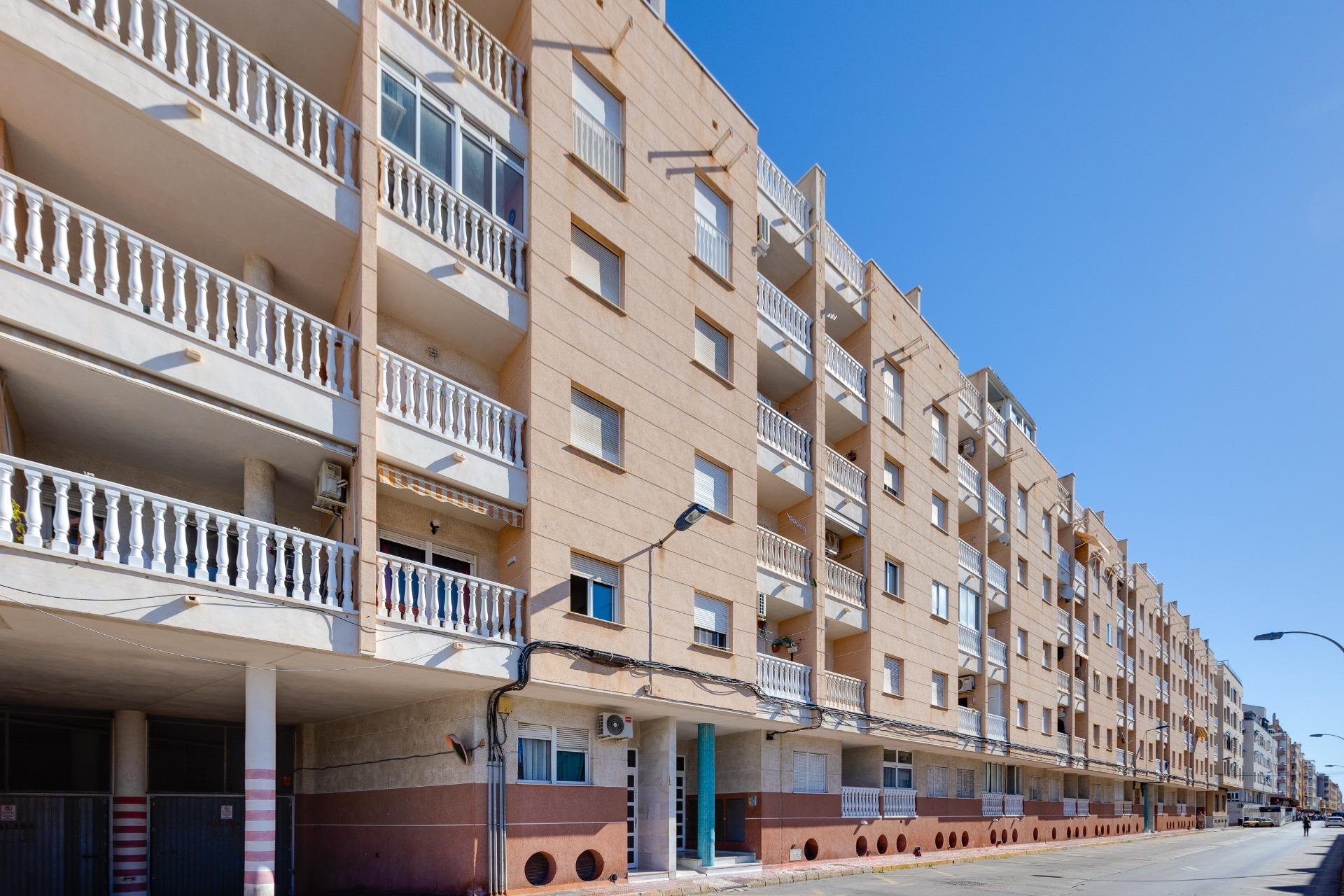 Revente - Apartment -
Torrevieja - Estacion De Autobuses