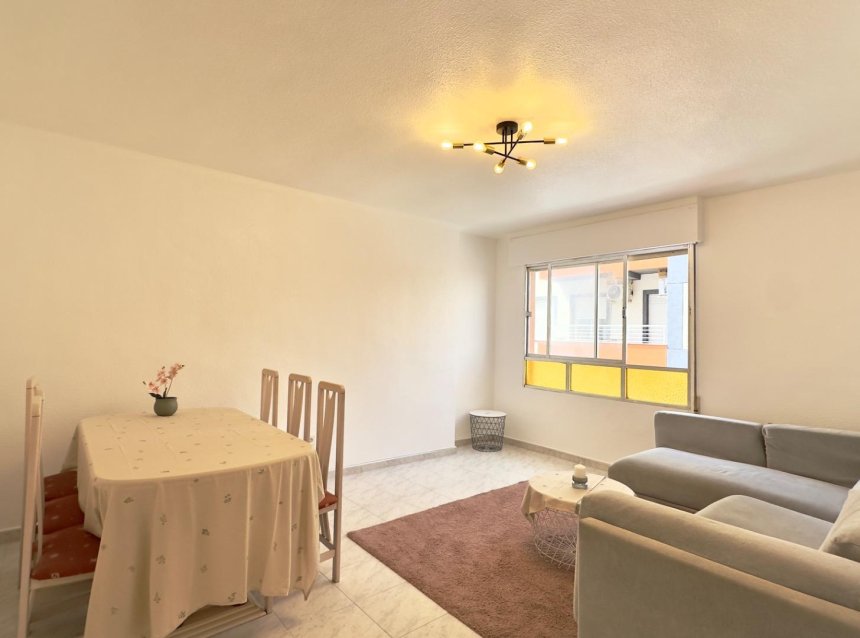 Revente - Apartment -
Torrevieja - Estacion De Autobuses