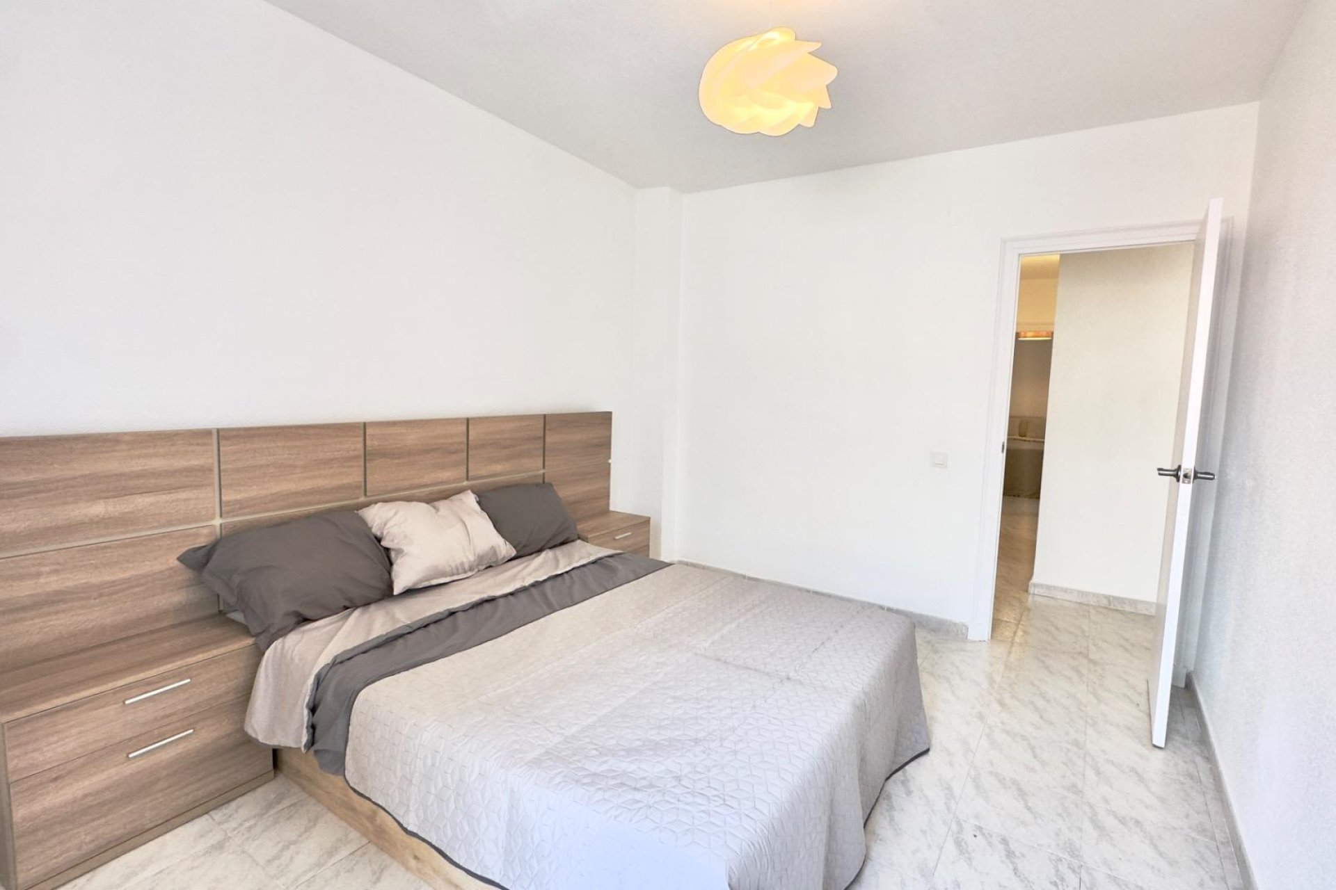 Revente - Apartment -
Torrevieja - Estacion De Autobuses