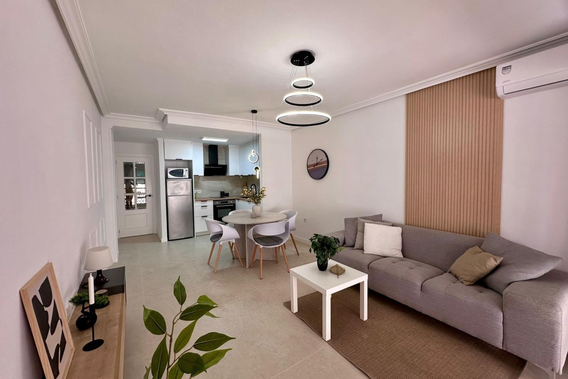 Revente - Apartment -
Torrevieja - Estacion De Autobuses