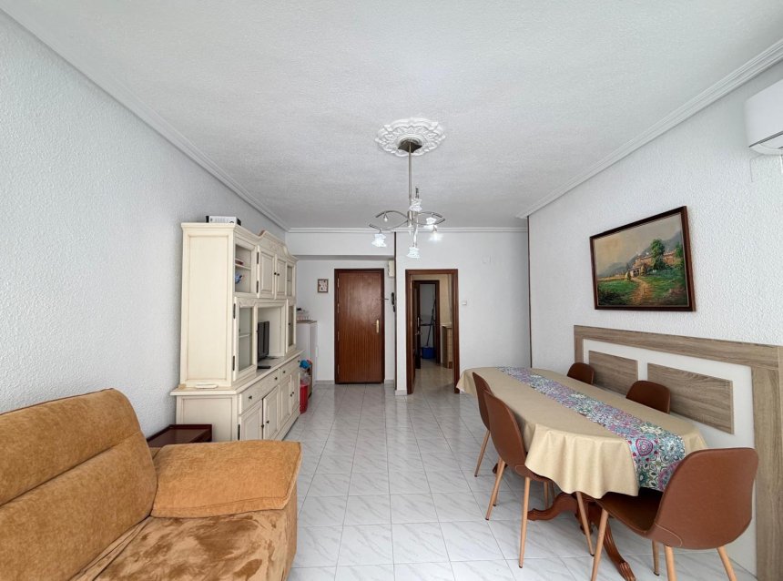 Revente - Apartment -
Torrevieja - Estacion De Autobuses