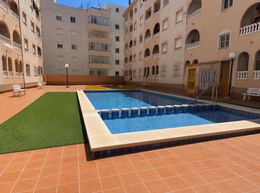 Revente - Apartment -
Torrevieja - Estacion De Autobuses