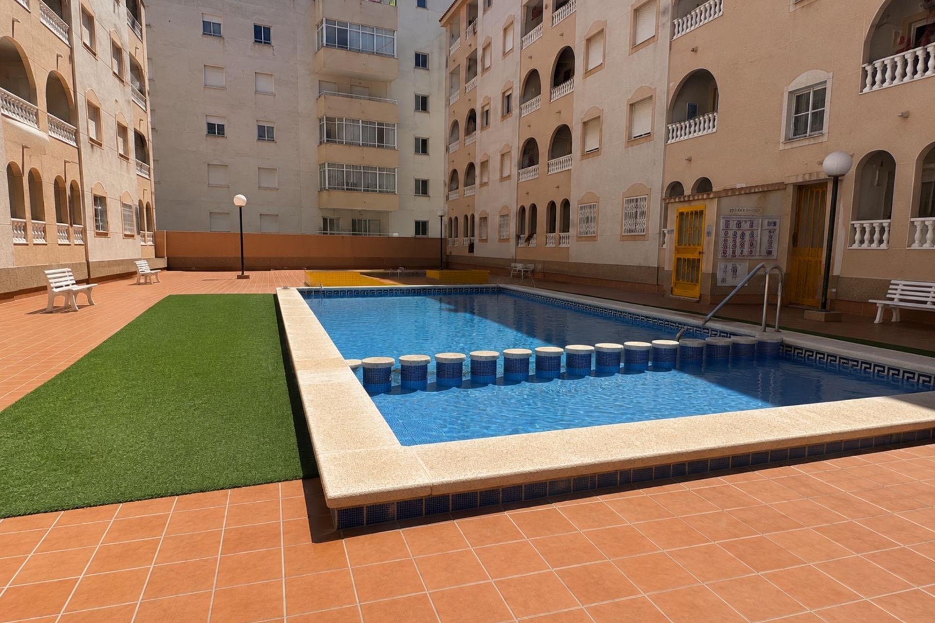 Revente - Apartment -
Torrevieja - Estacion De Autobuses