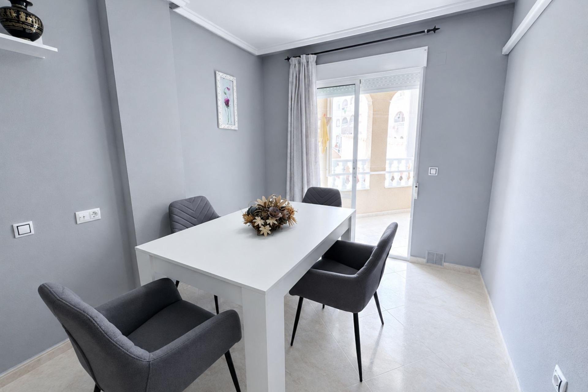 Revente - Apartment -
Torrevieja - Estacion De Autobuses