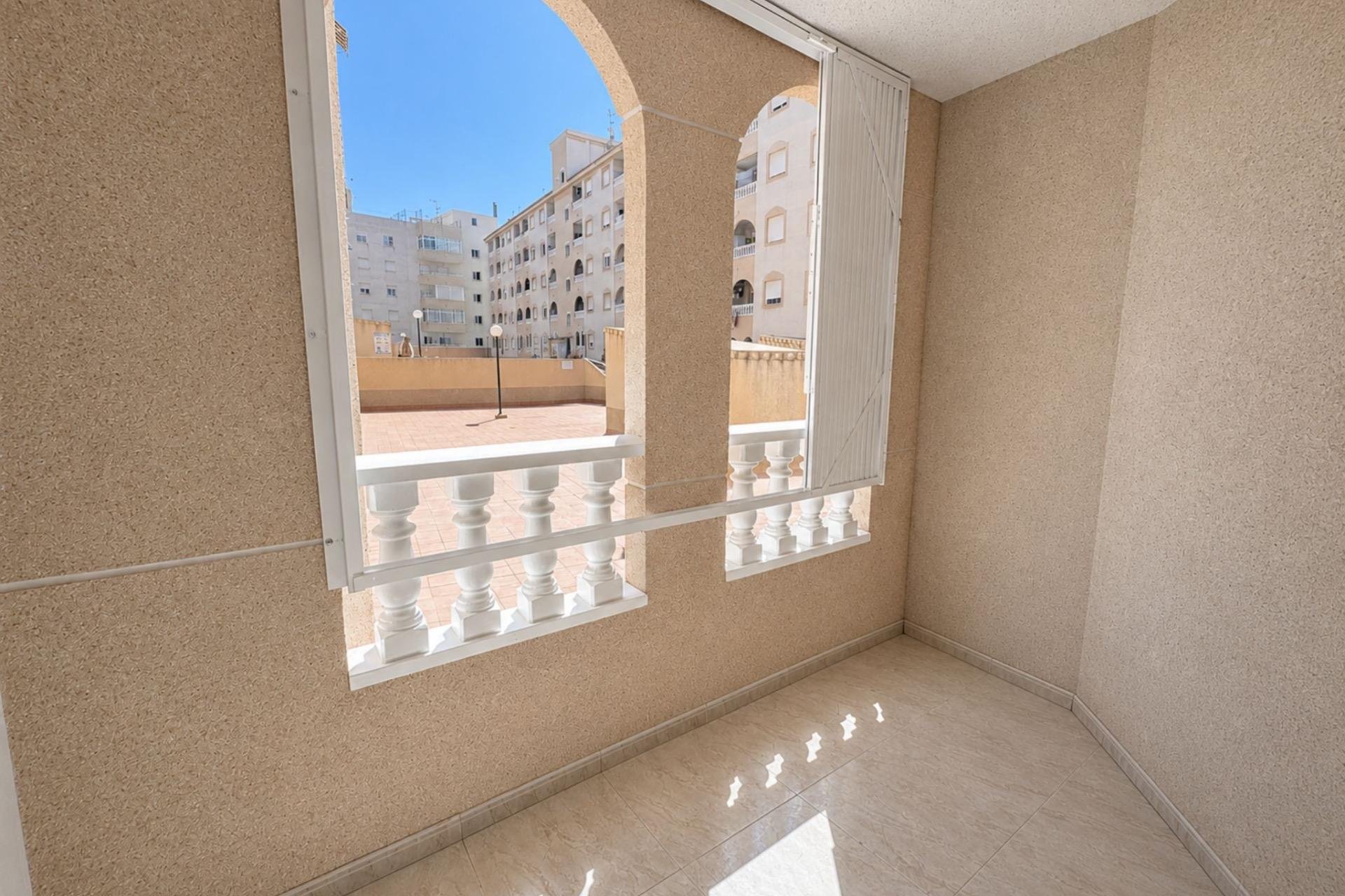 Revente - Apartment -
Torrevieja - Estacion De Autobuses