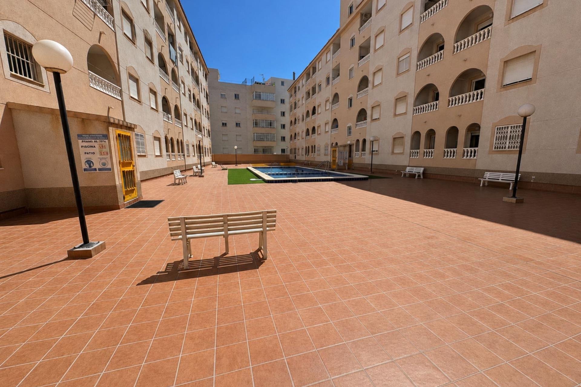 Revente - Apartment -
Torrevieja - Estacion De Autobuses