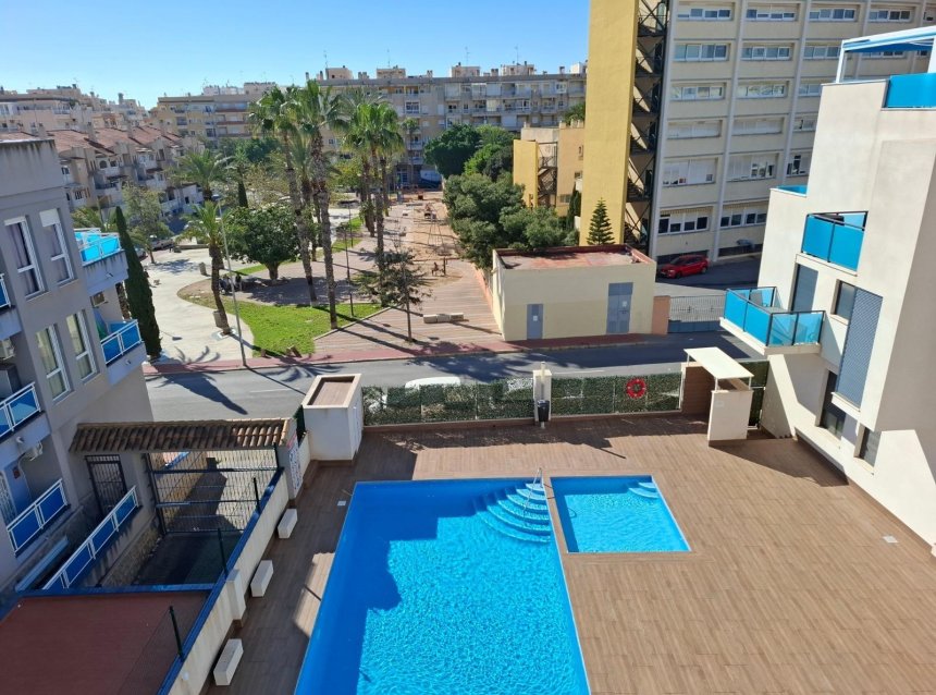 Revente - Apartment -
Torrevieja - Estacion De Autobuses