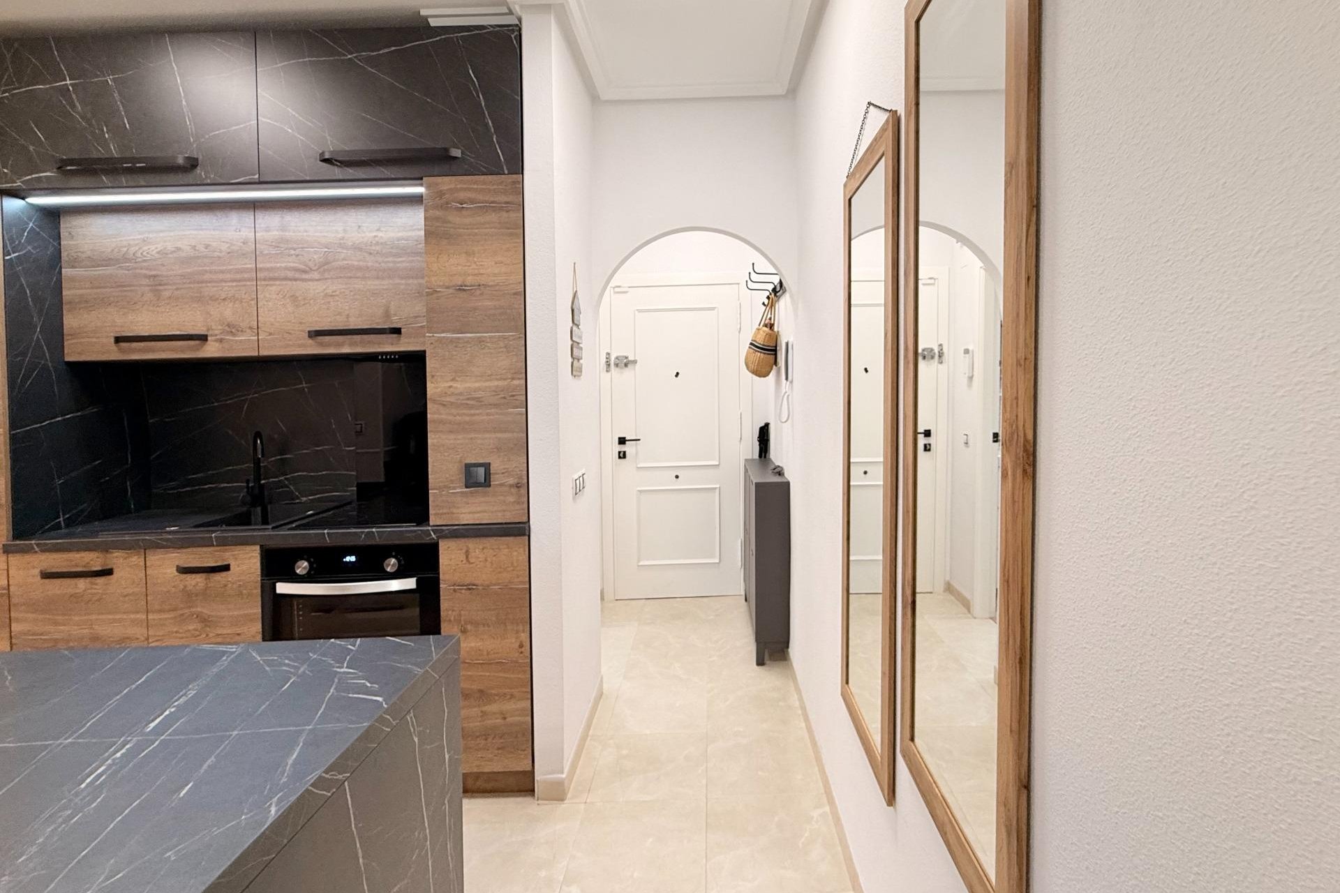 Revente - Apartment -
Torrevieja - Estacion De Autobuses