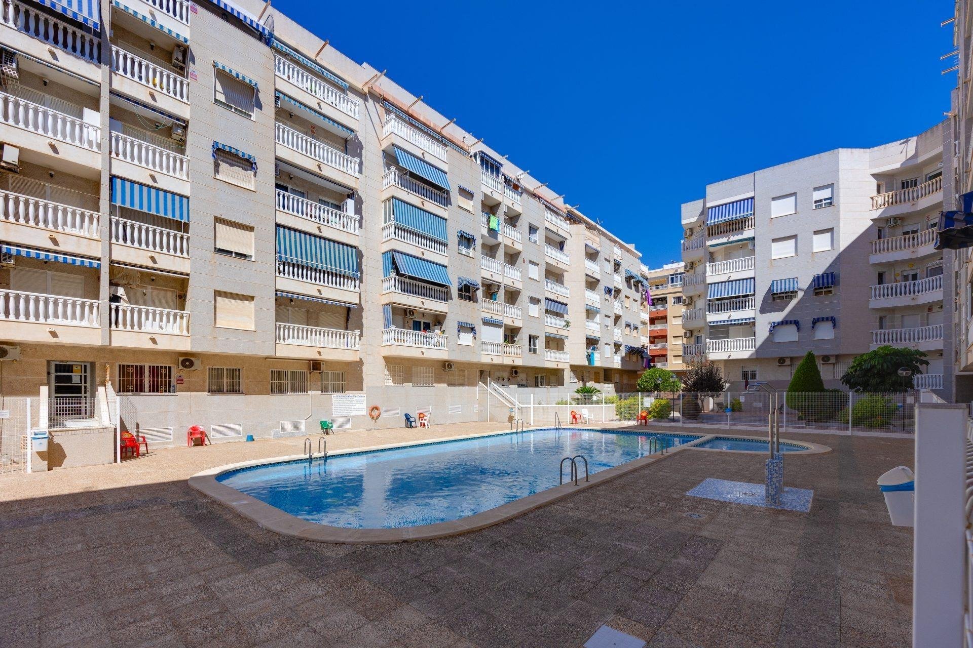 Revente - Apartment -
Torrevieja - Estacion De Autobuses