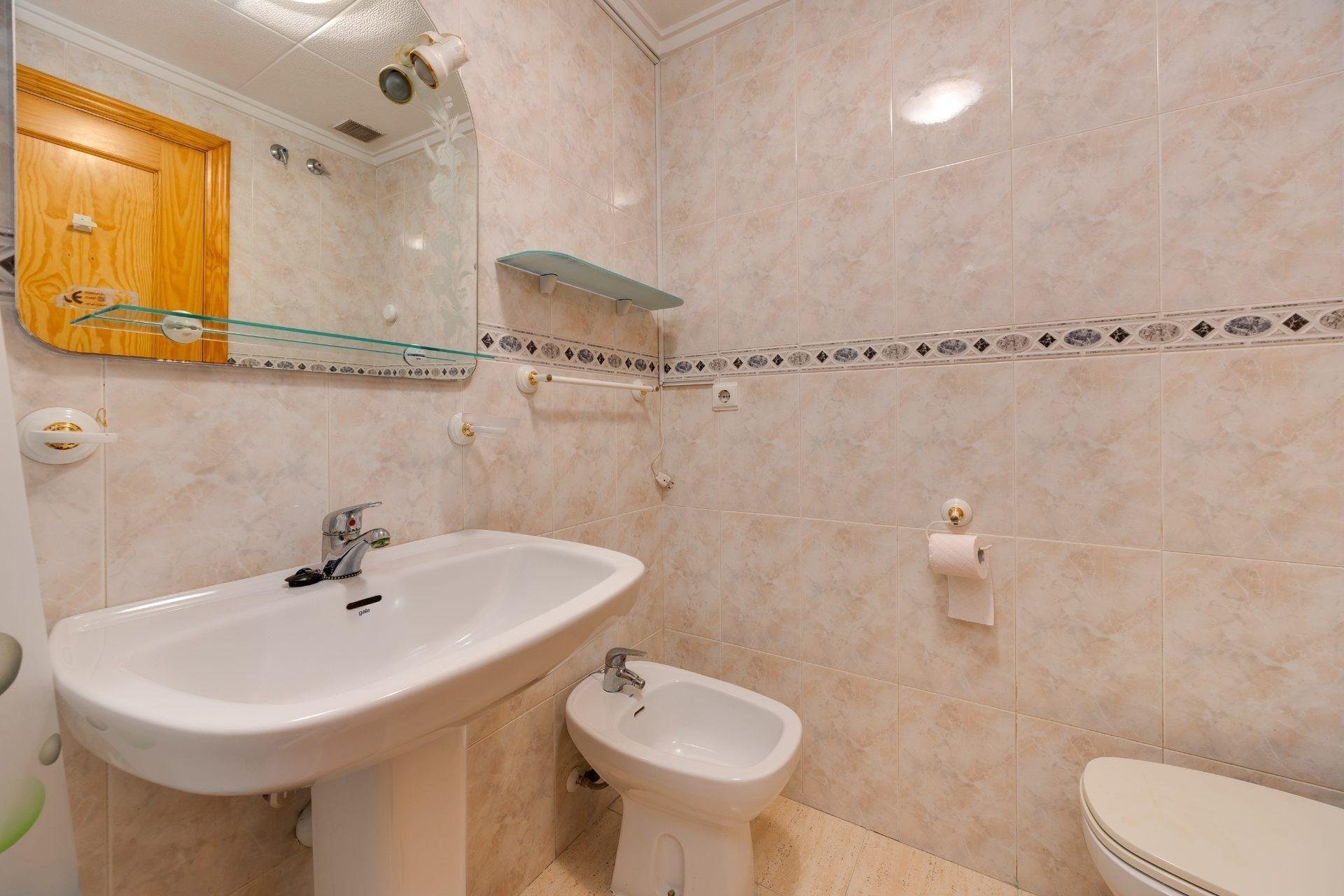 Revente - Apartment -
Torrevieja - Estacion De Autobuses