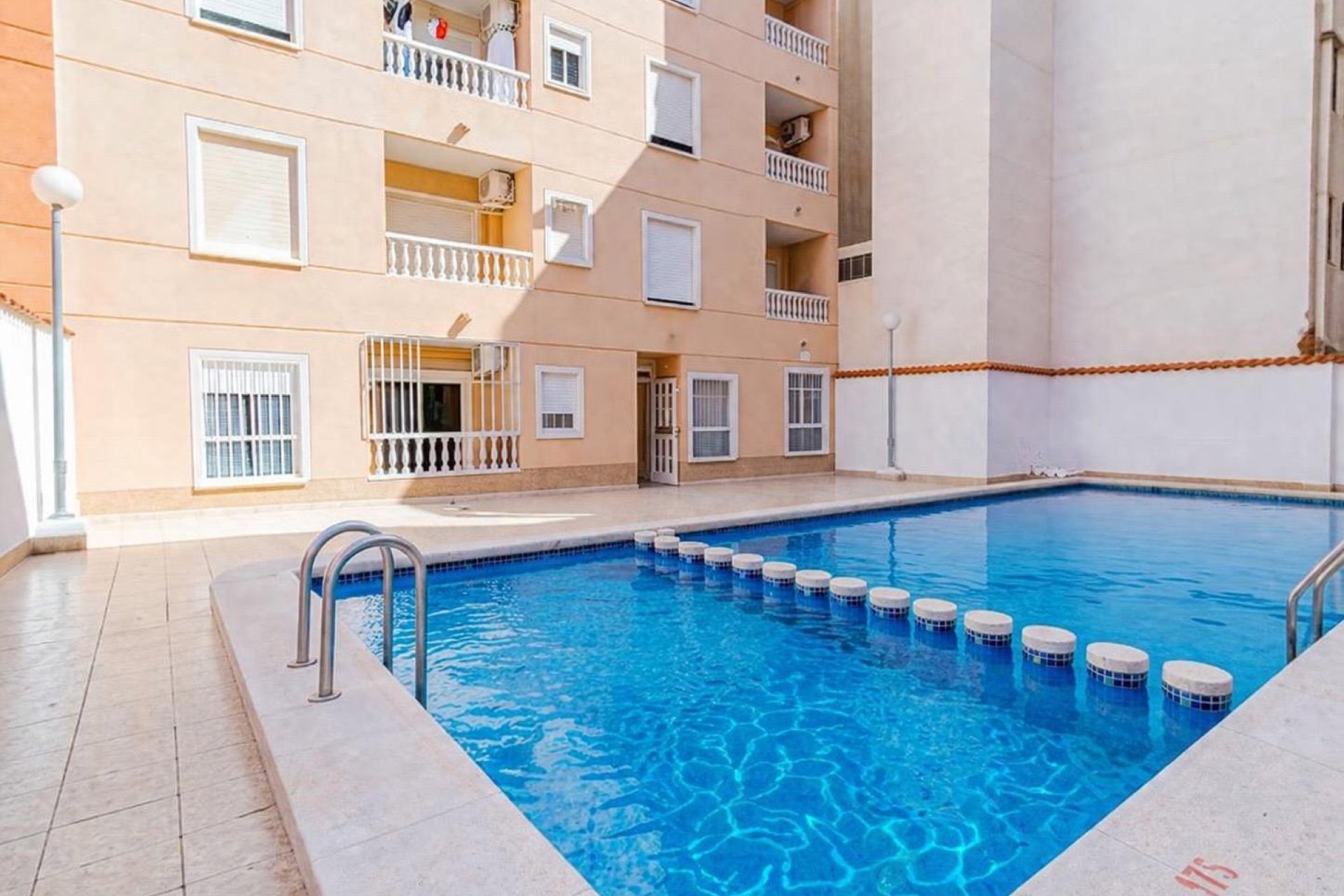 Revente - Apartment -
Torrevieja - Habaneras