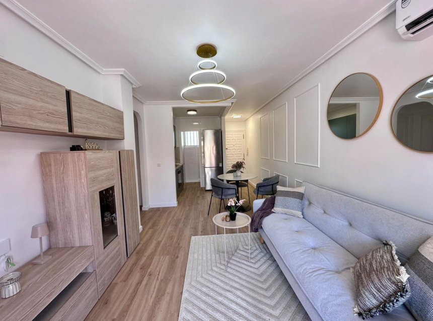 Revente - Apartment -
Torrevieja - Habaneras