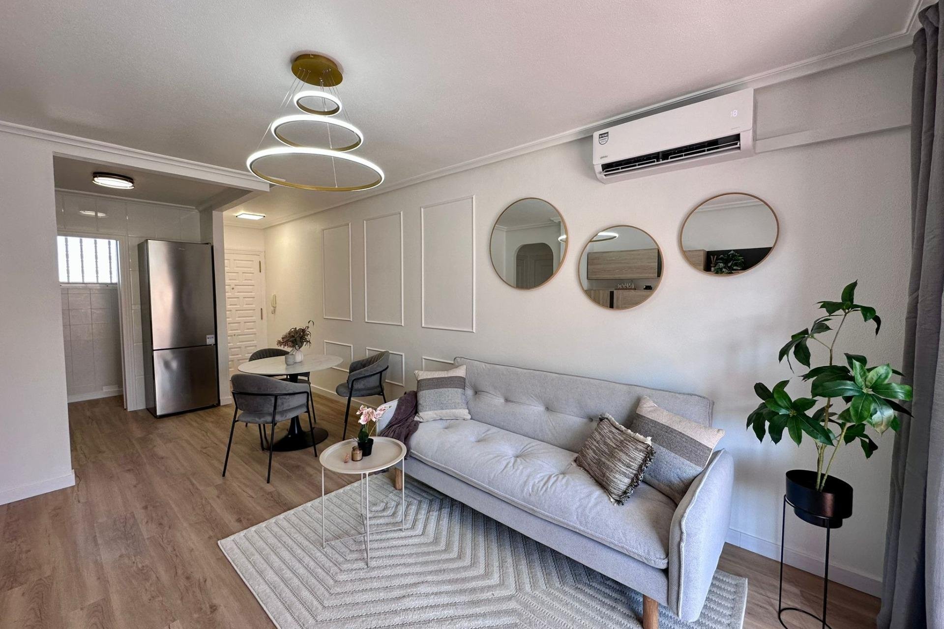 Revente - Apartment -
Torrevieja - Habaneras