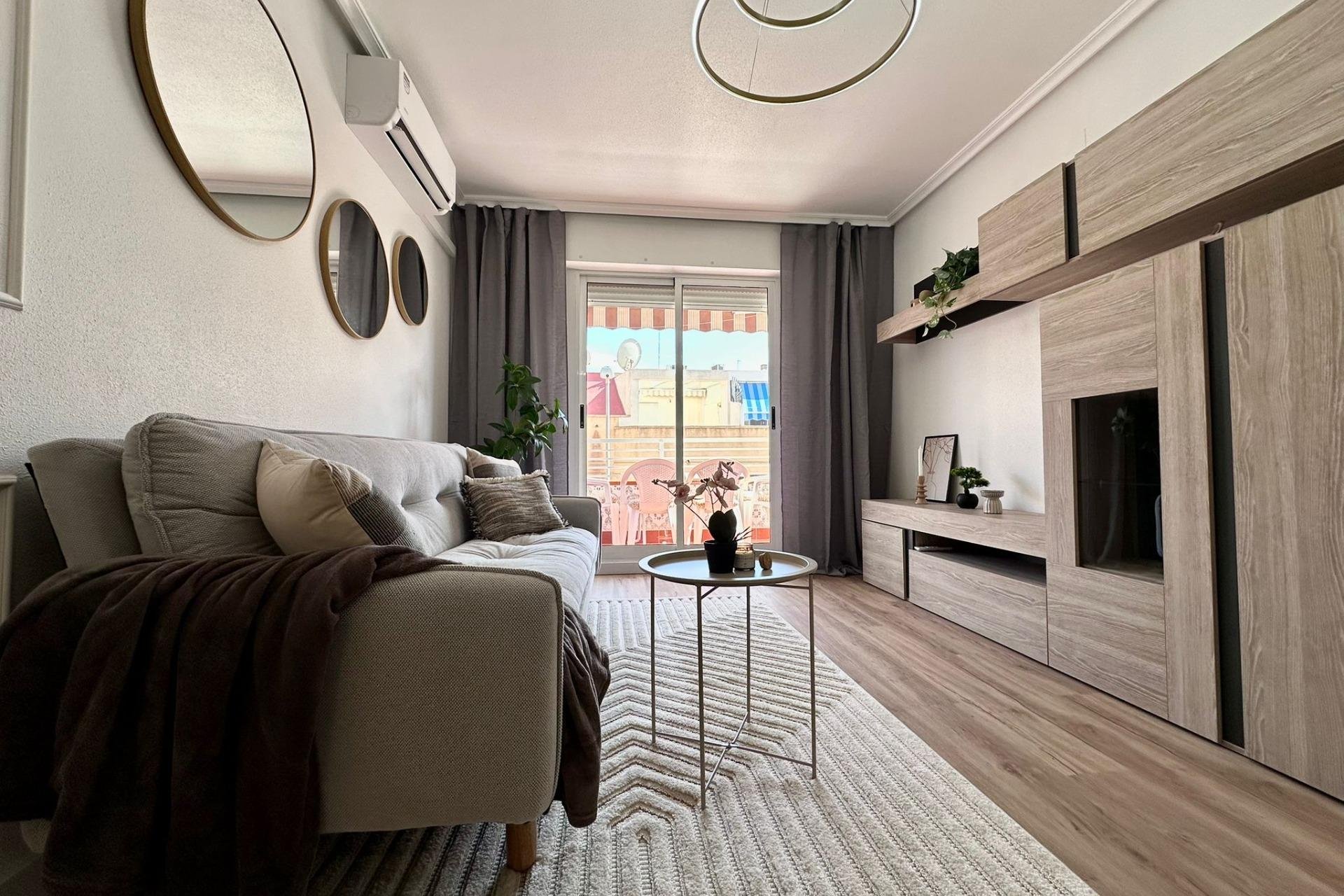 Revente - Apartment -
Torrevieja - Habaneras