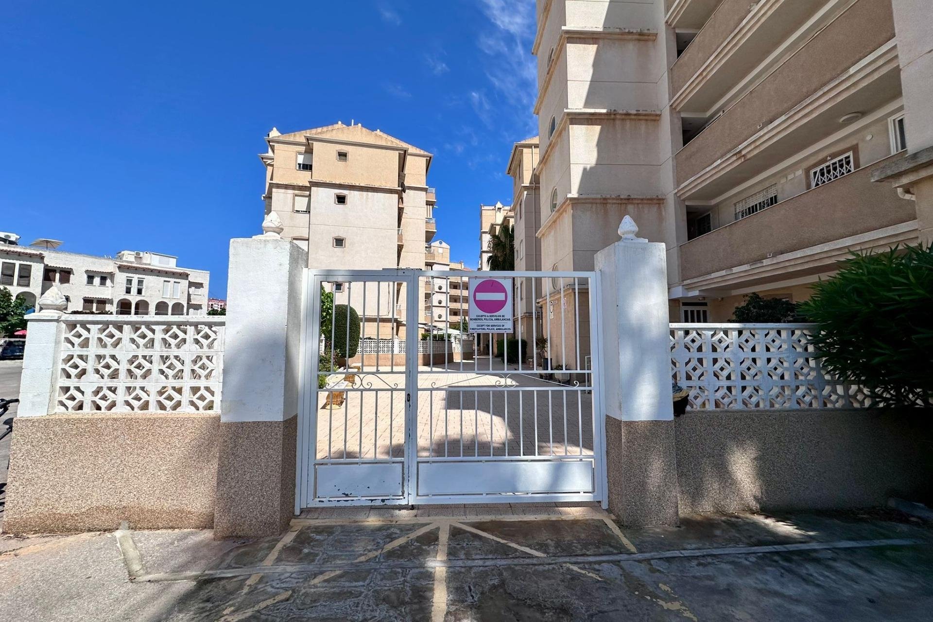 Revente - Apartment -
Torrevieja - Habaneras