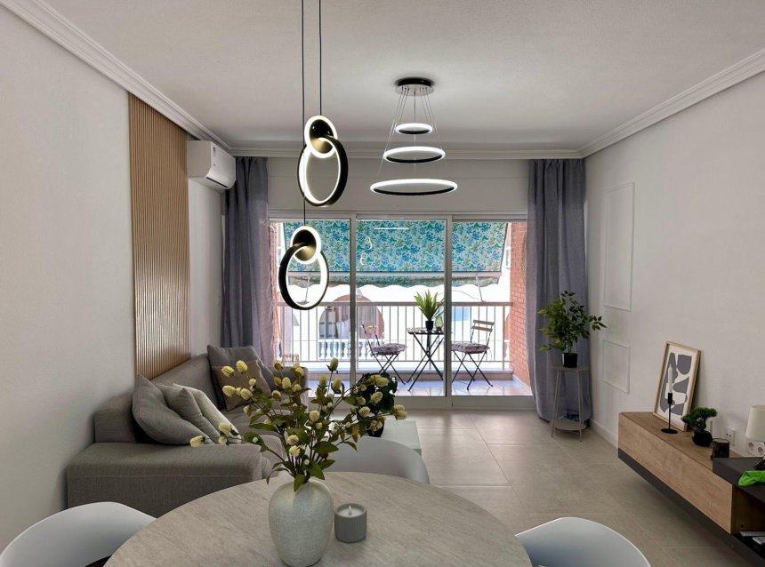 Revente - Apartment -
Torrevieja - Habaneras