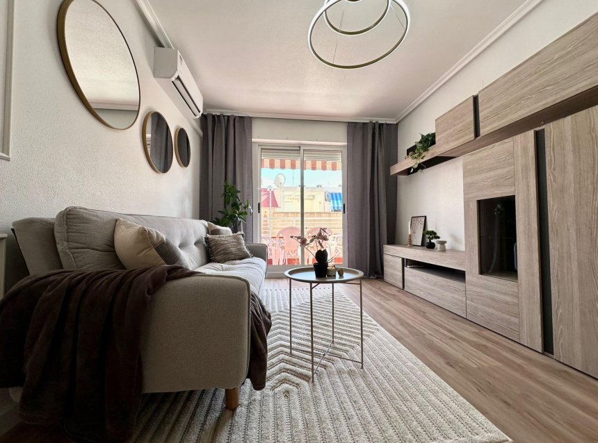 Revente - Apartment -
Torrevieja - Habaneras