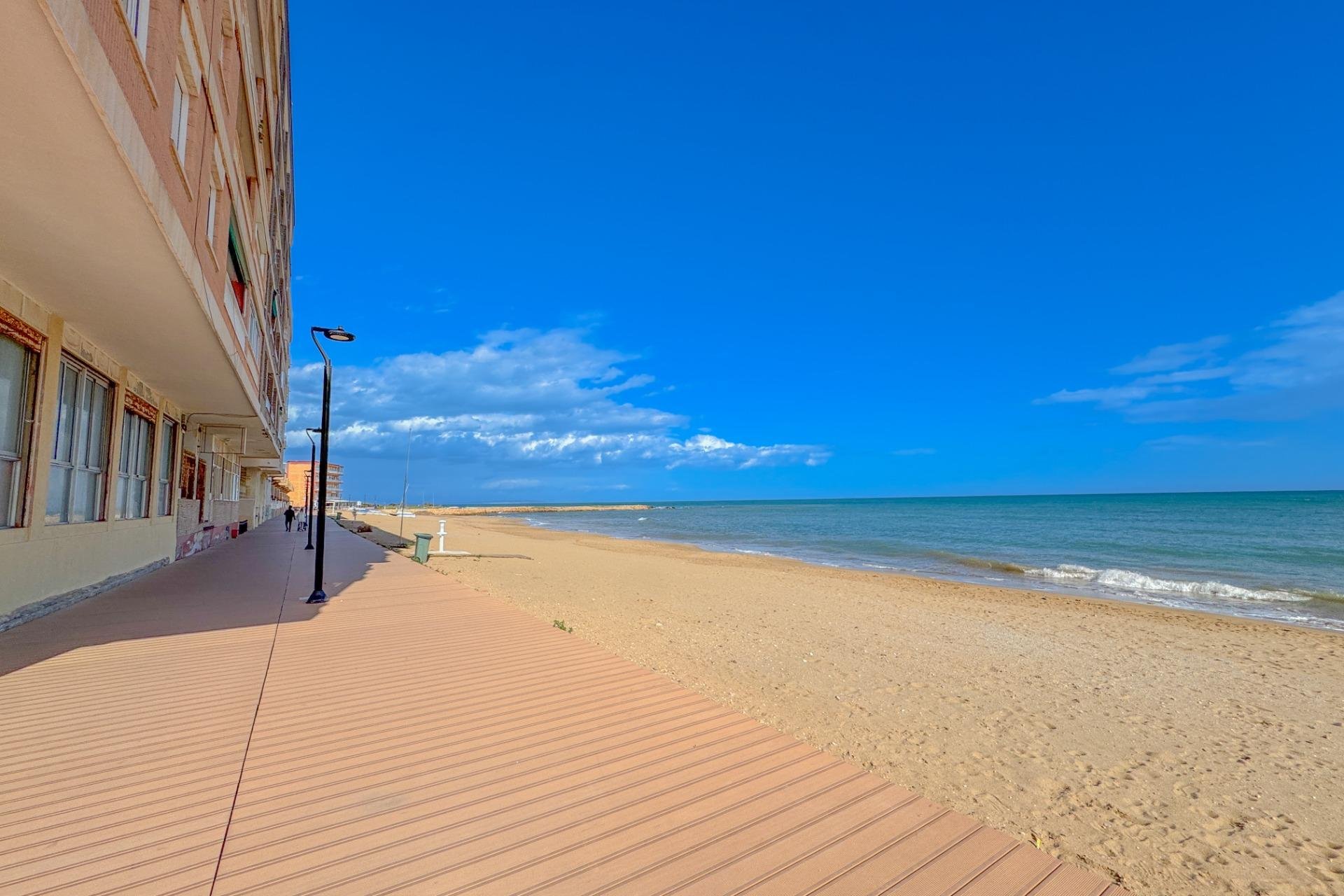 Revente - Apartment -
Torrevieja - La Mata Pueblo