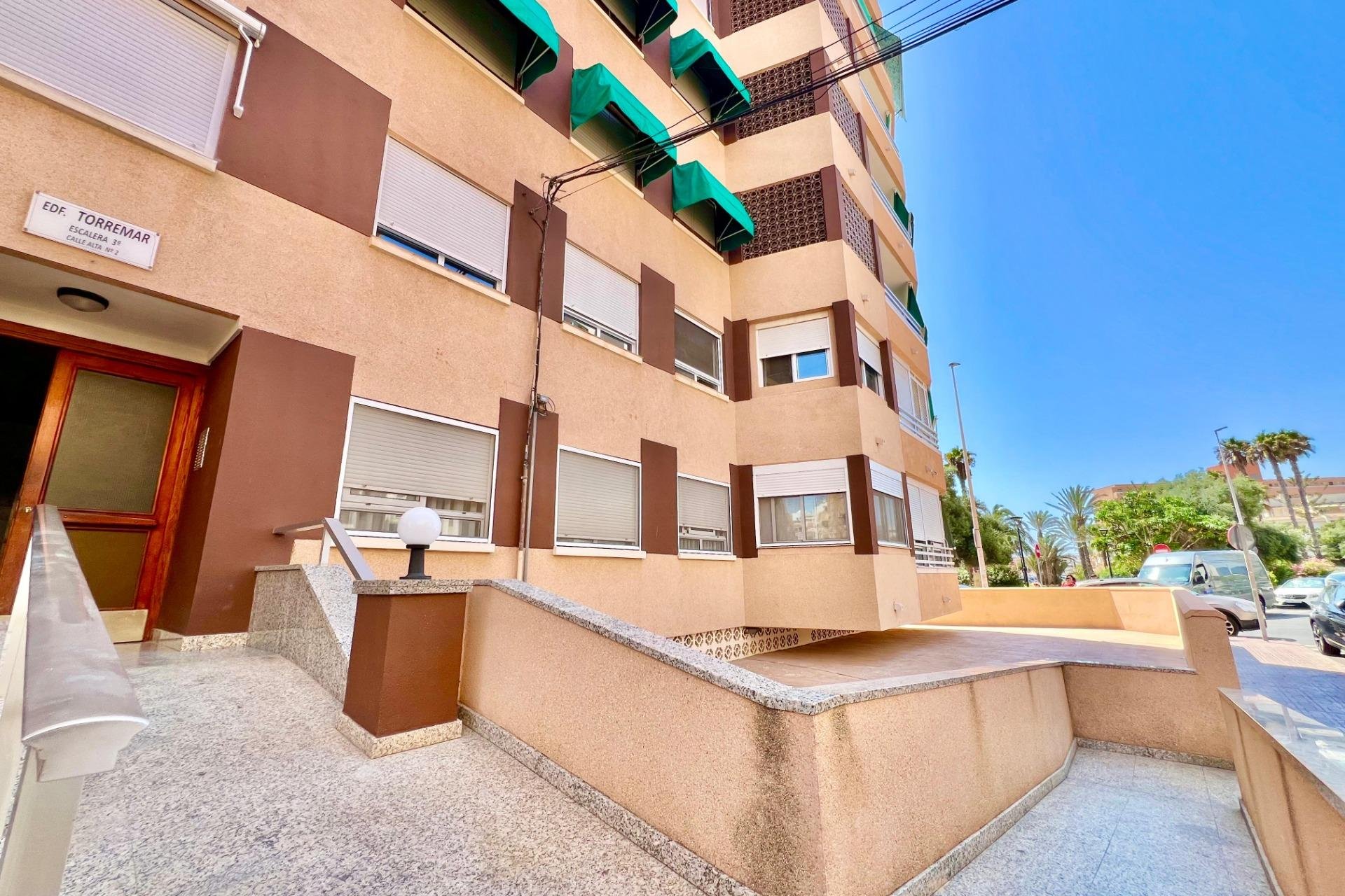 Revente - Apartment -
Torrevieja - La Mata