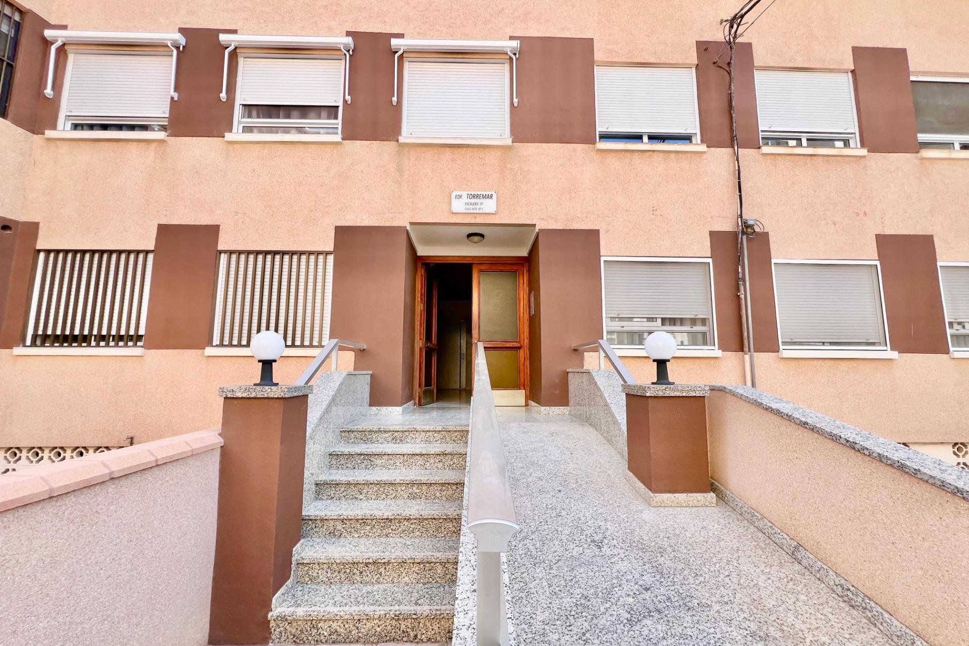 Revente - Apartment -
Torrevieja - La Mata